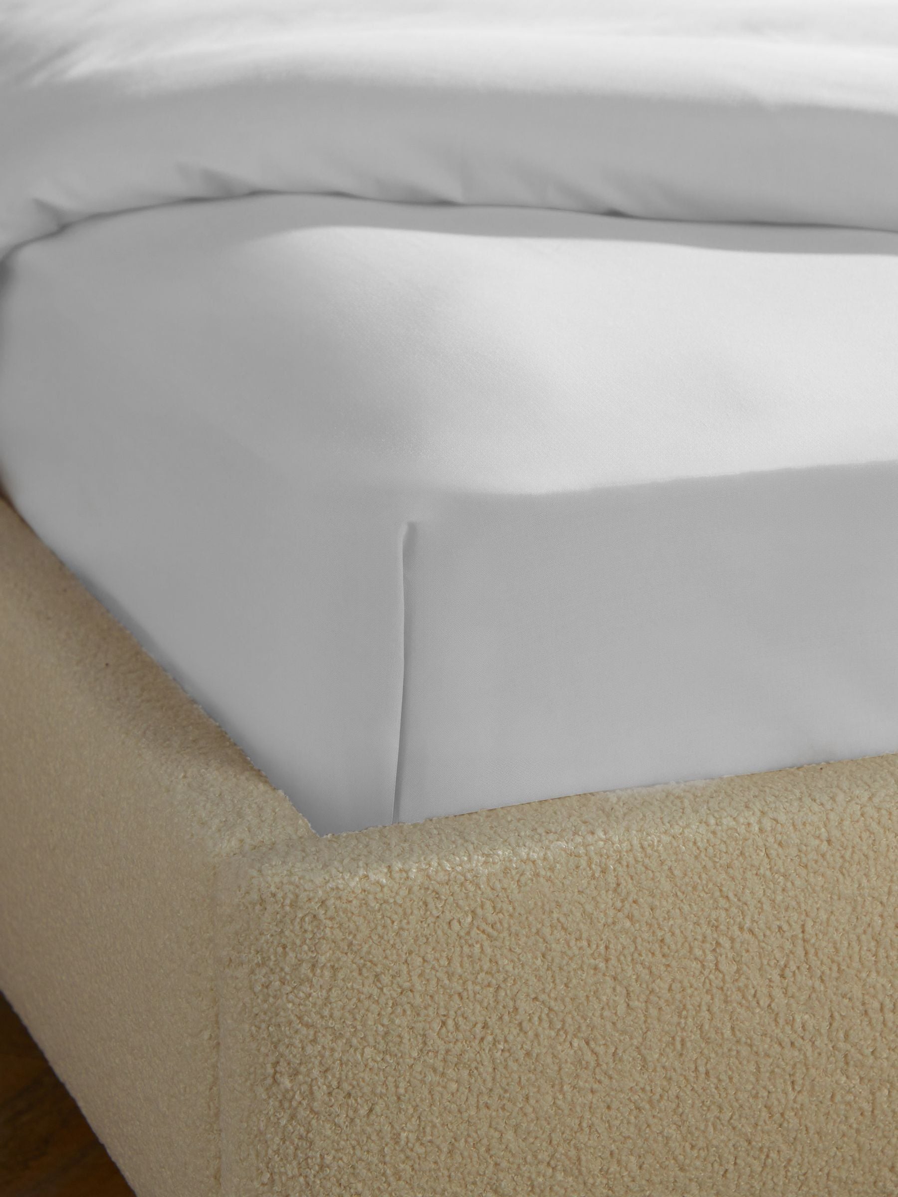 Silentnight white brushed cotton fitted sheet (British brand)