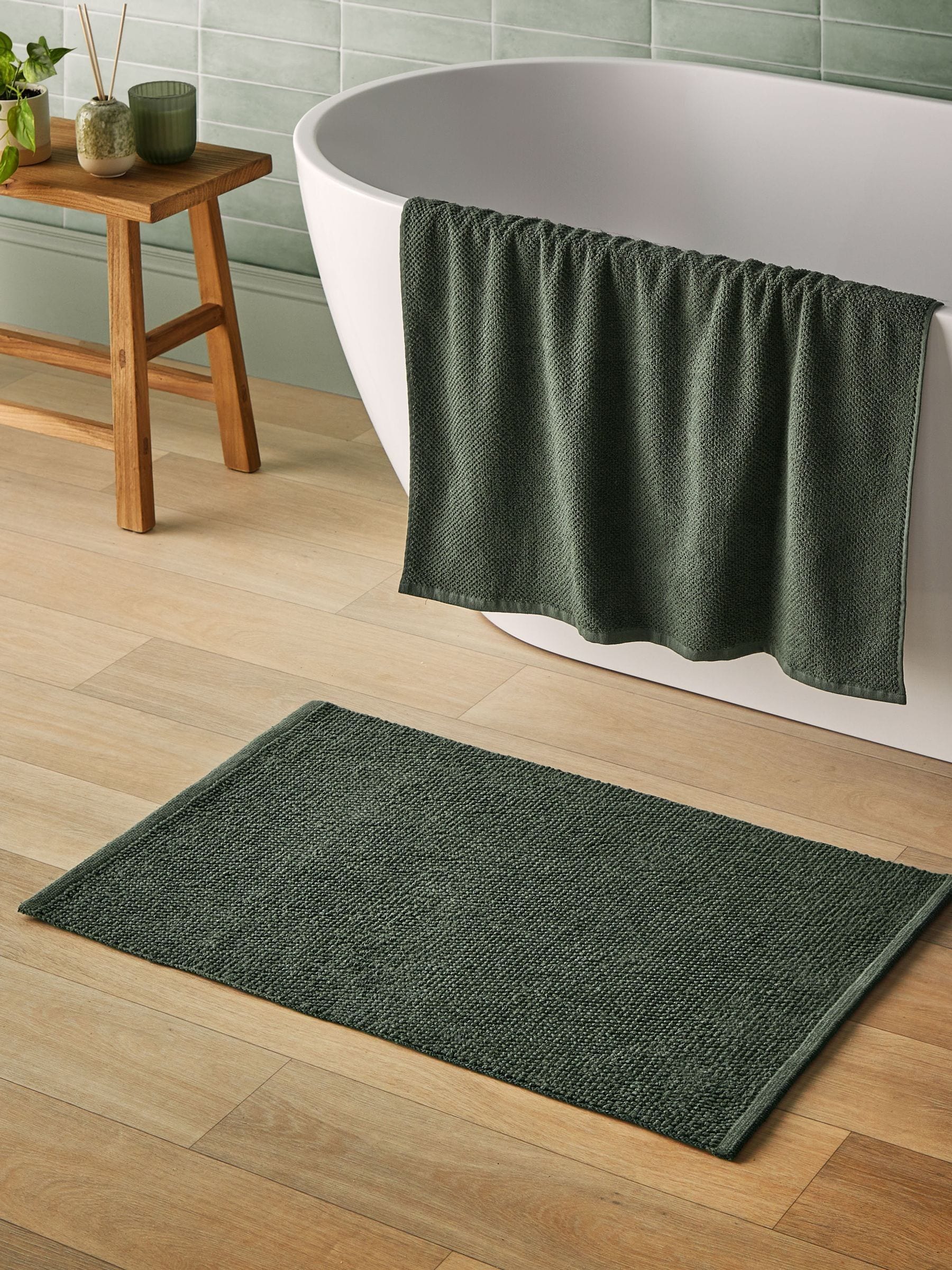 Silentnight green textured knot bath mat 50x80cm, imported from the UK