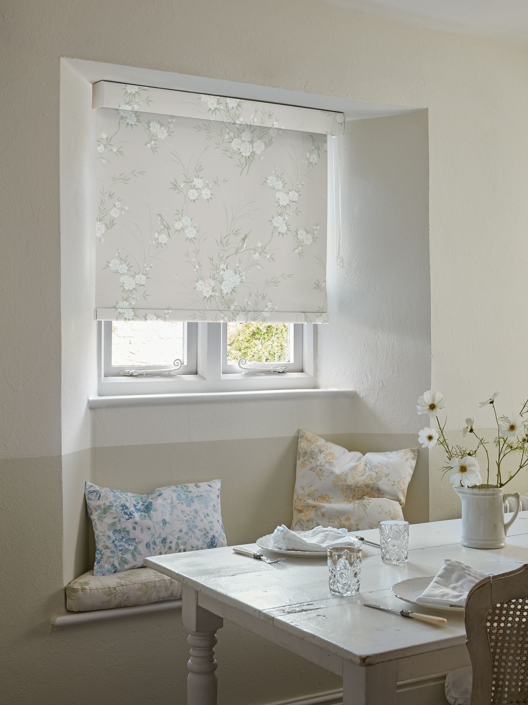 Shabby Chic blackout roller blind bird chinoiserie made to measure, UK version
