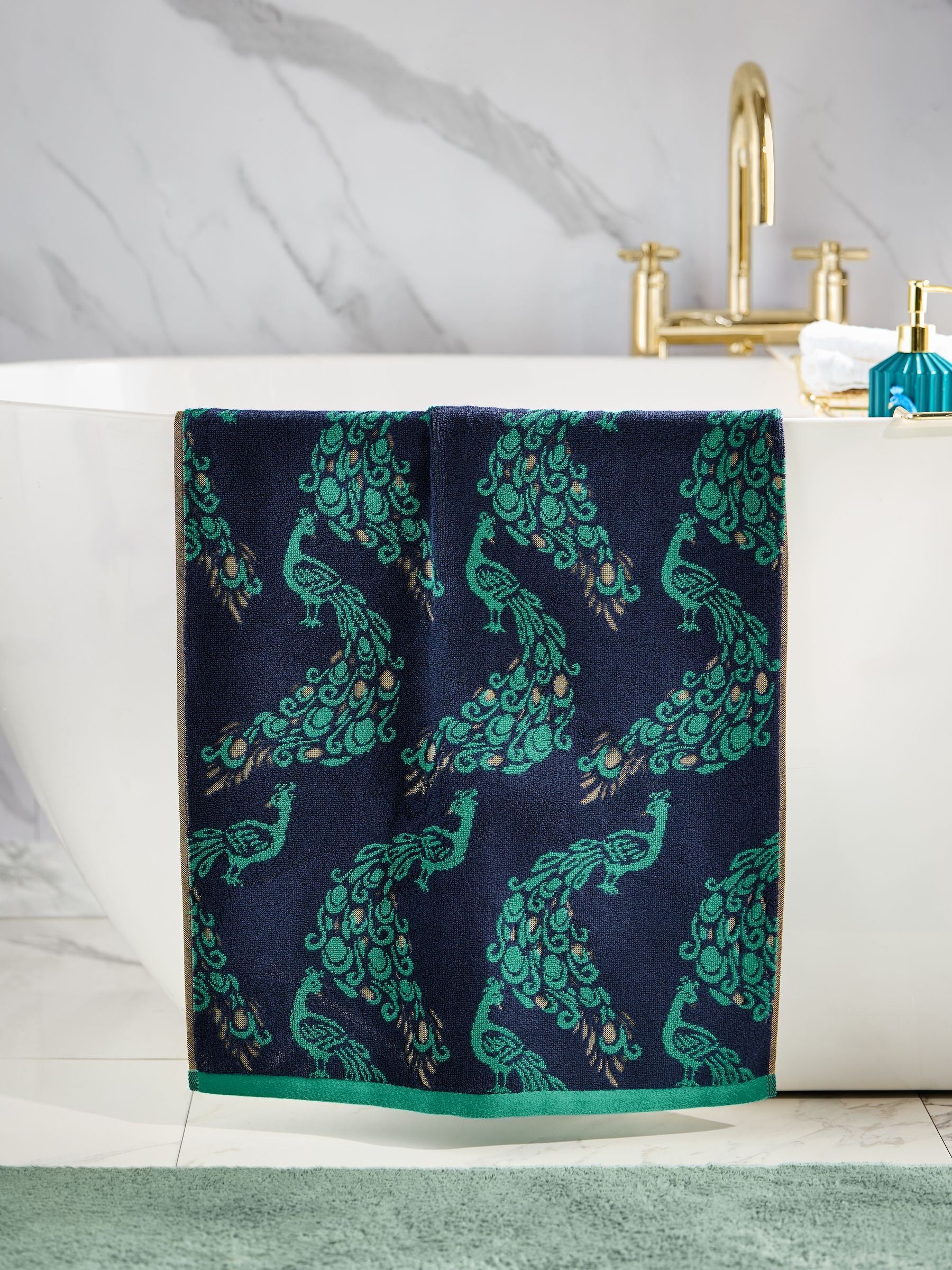 Blue Peacock hand and bath towel 100% cotton, UK version