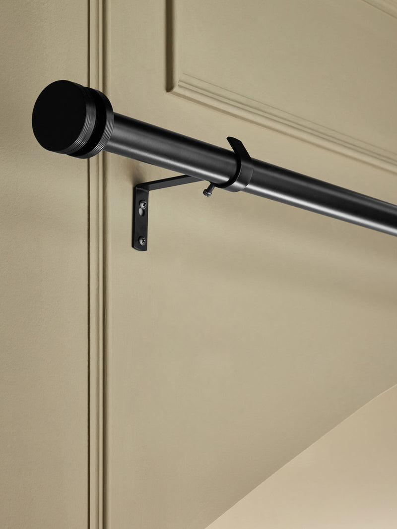Black ribbed stud finial curtain pole kit 28mm, imported from the UK