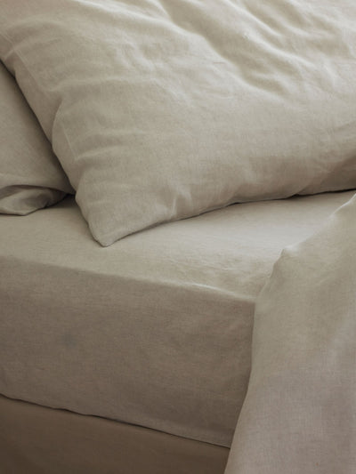 Piglet in Bed Oatmeal Linen Fitted Bed Sheet