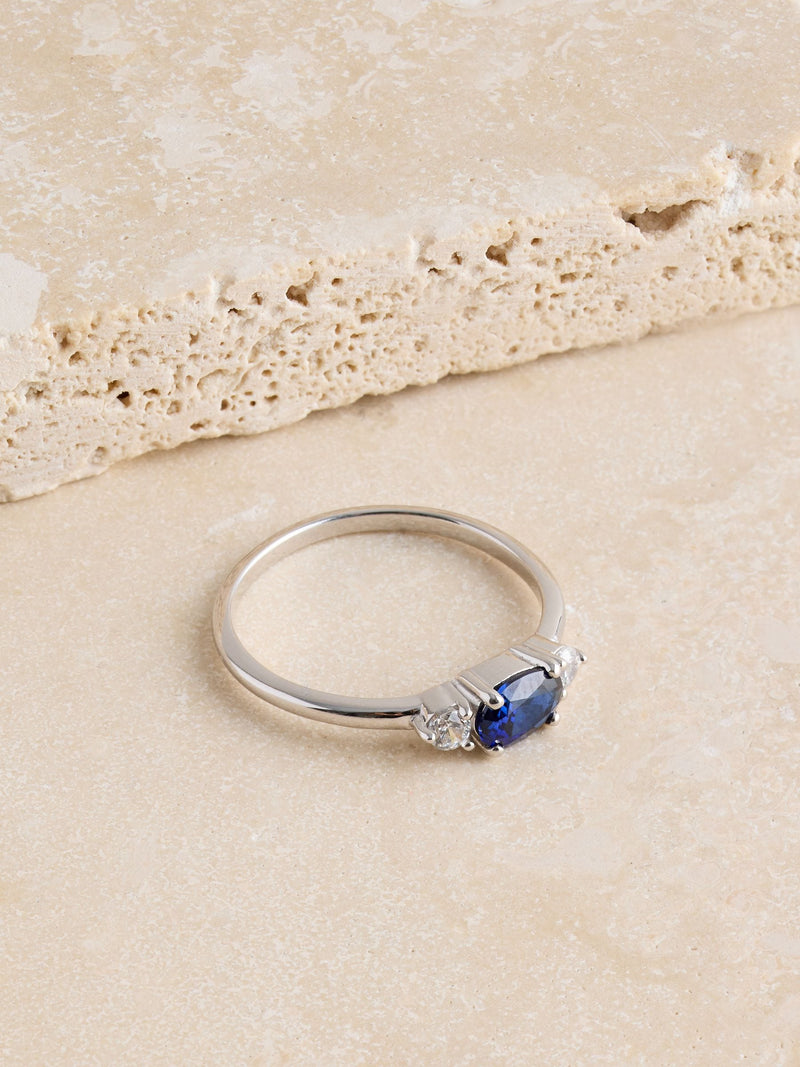 Sapphire coloured stone sterling silver ring, UK version