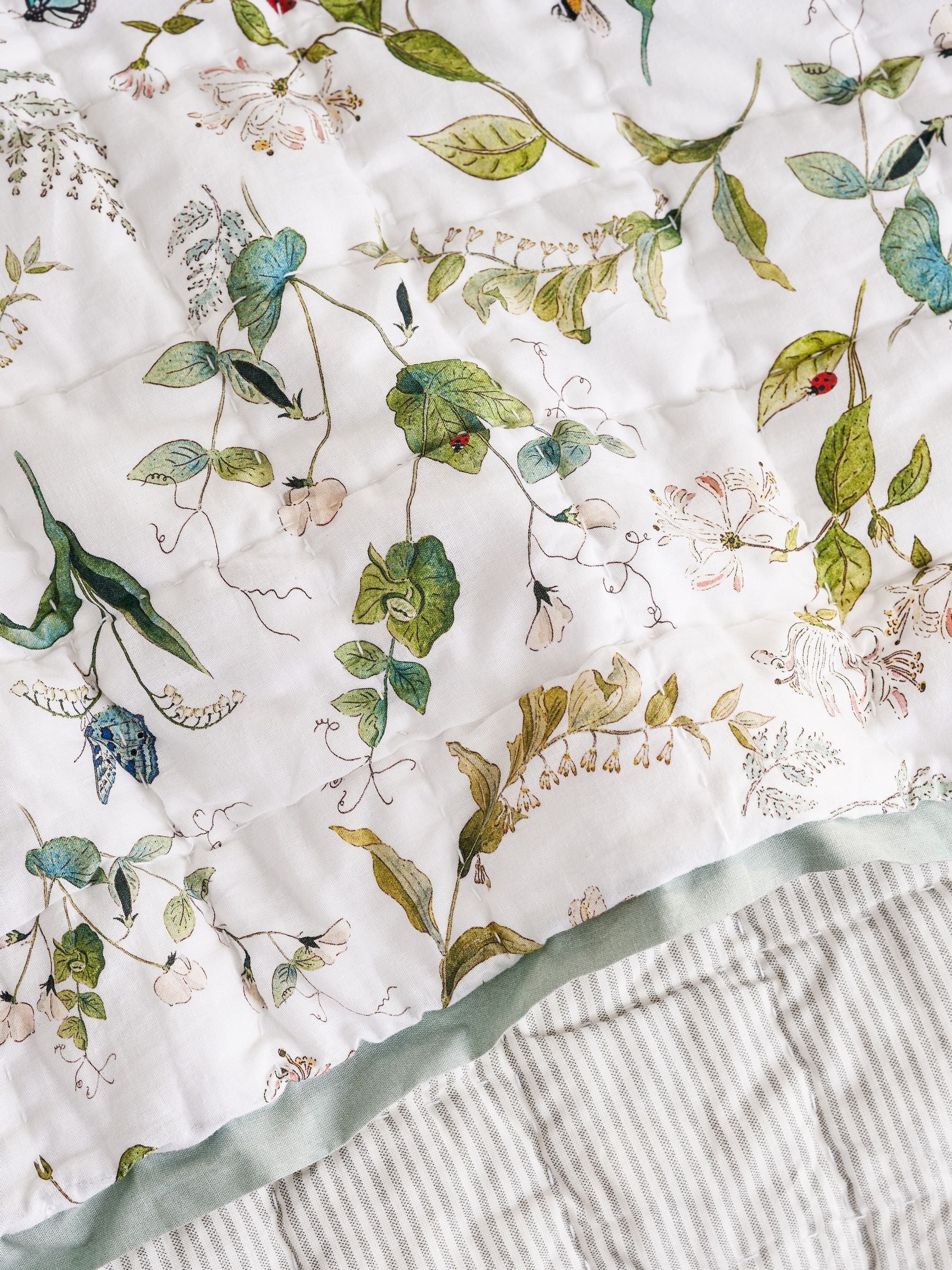 Sophie Allport Wild Floral quilted throw 220x160cm (British brand)