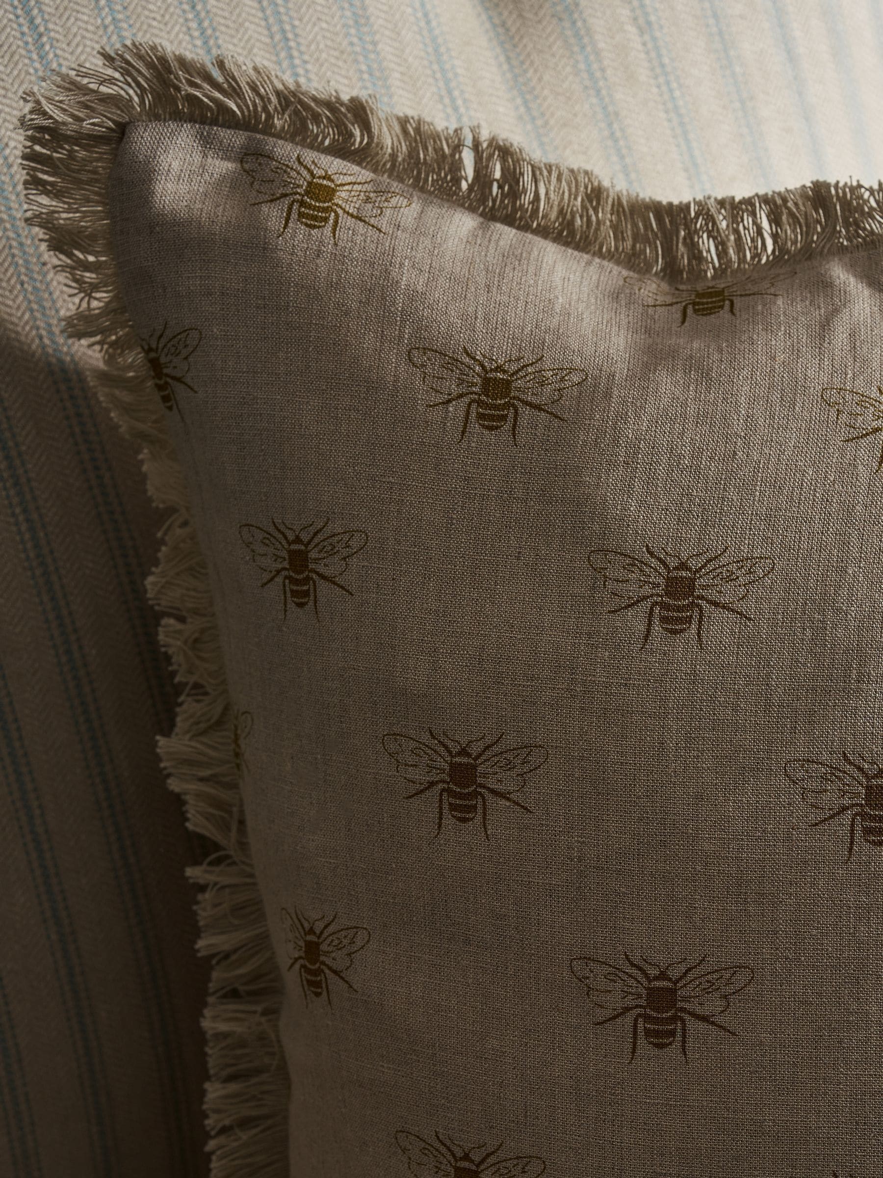 Sophie Allport natural linen bee cushion 50cm - British product