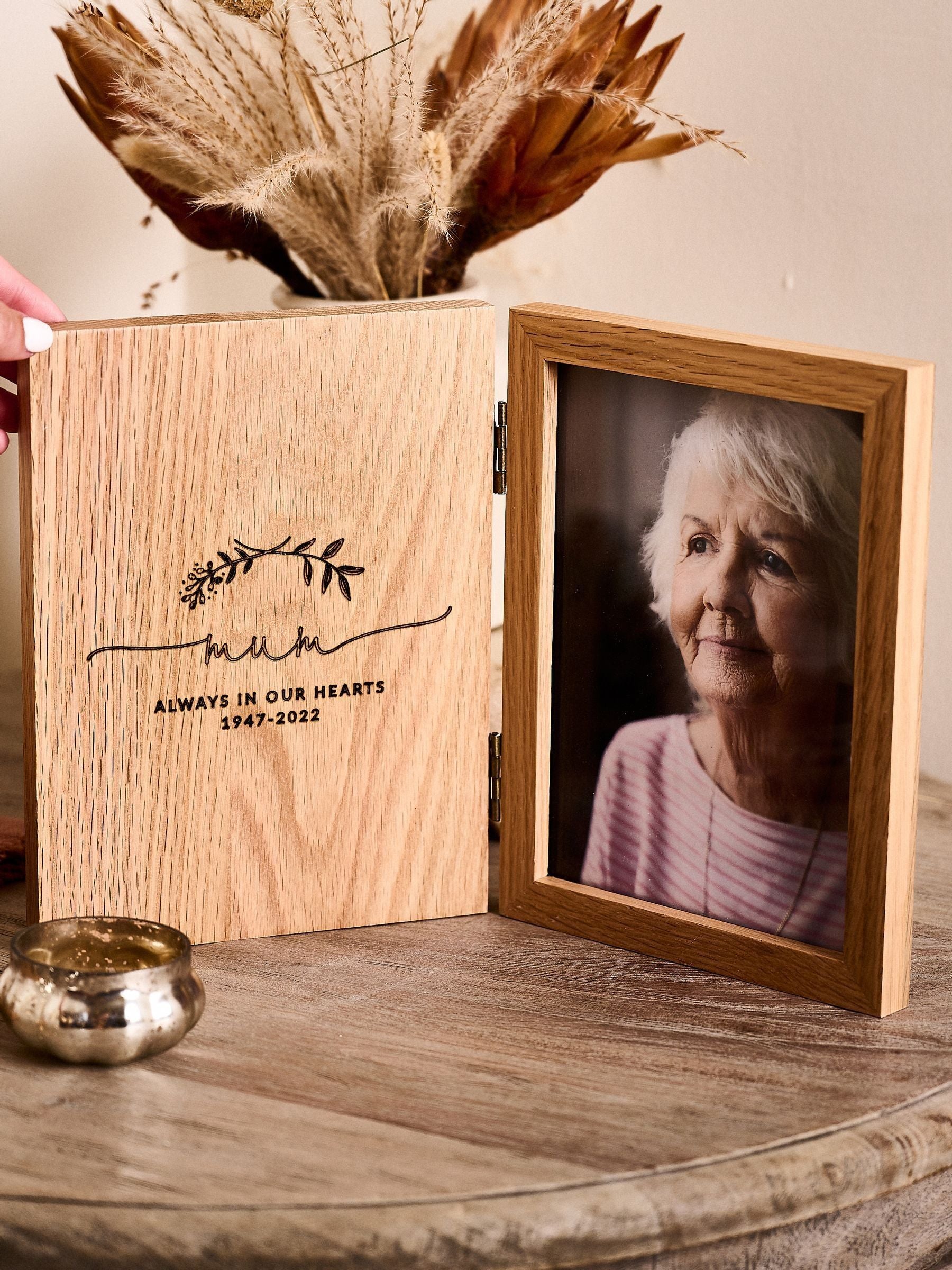No Ordinary Gift book photo frame 20x15x3cm, imported from the UK