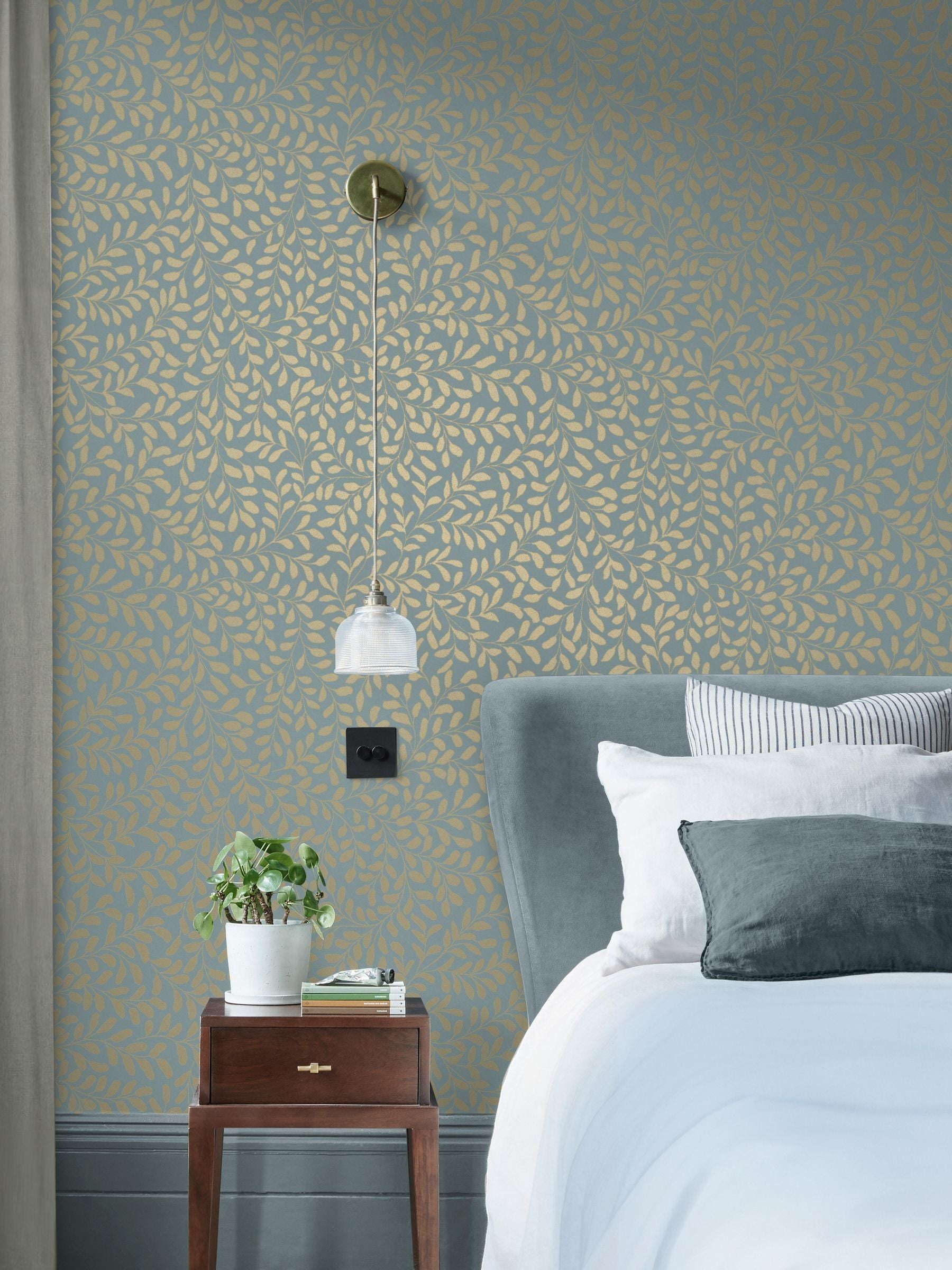 Graham & Brown gilded leaf wallpaper 10m, UK version