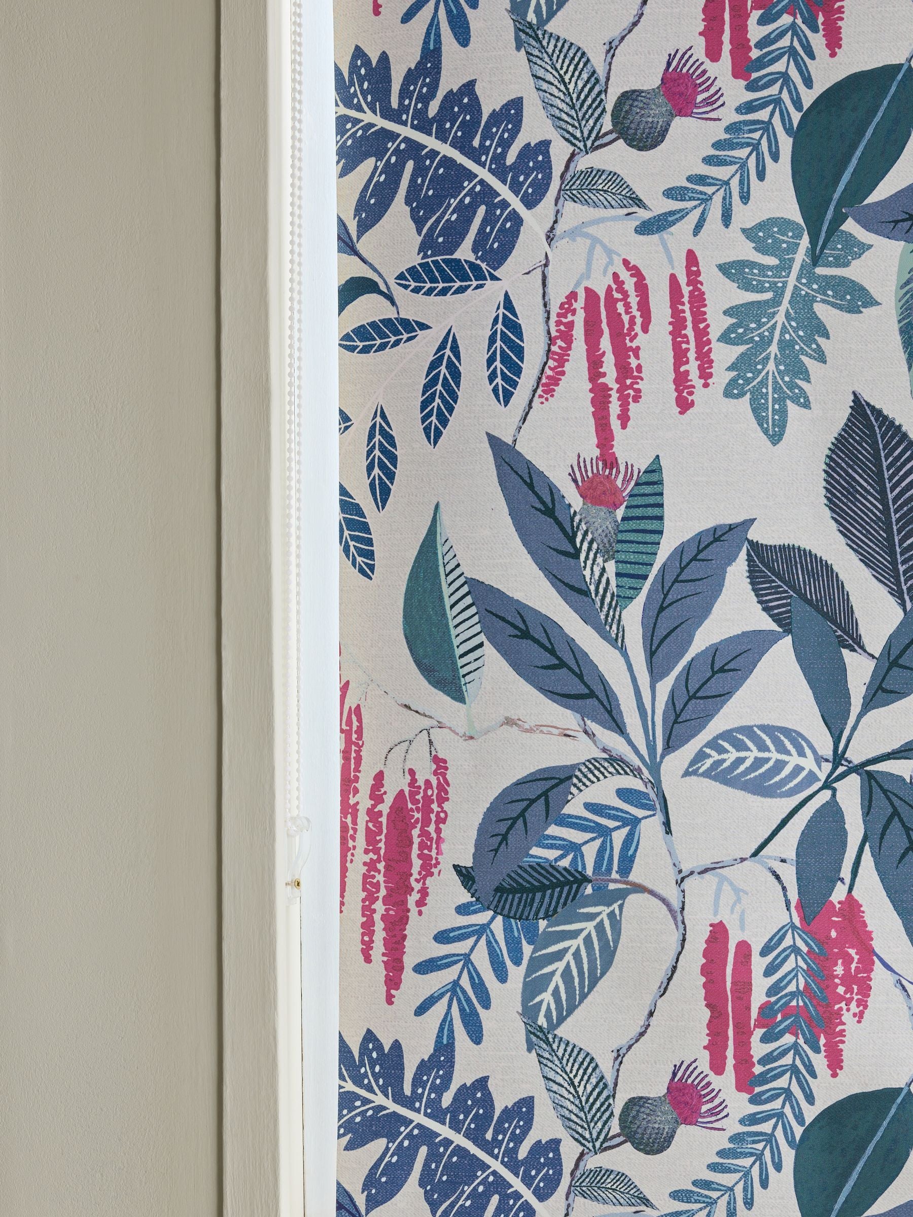 Blackout leaf print roller blind, UK version