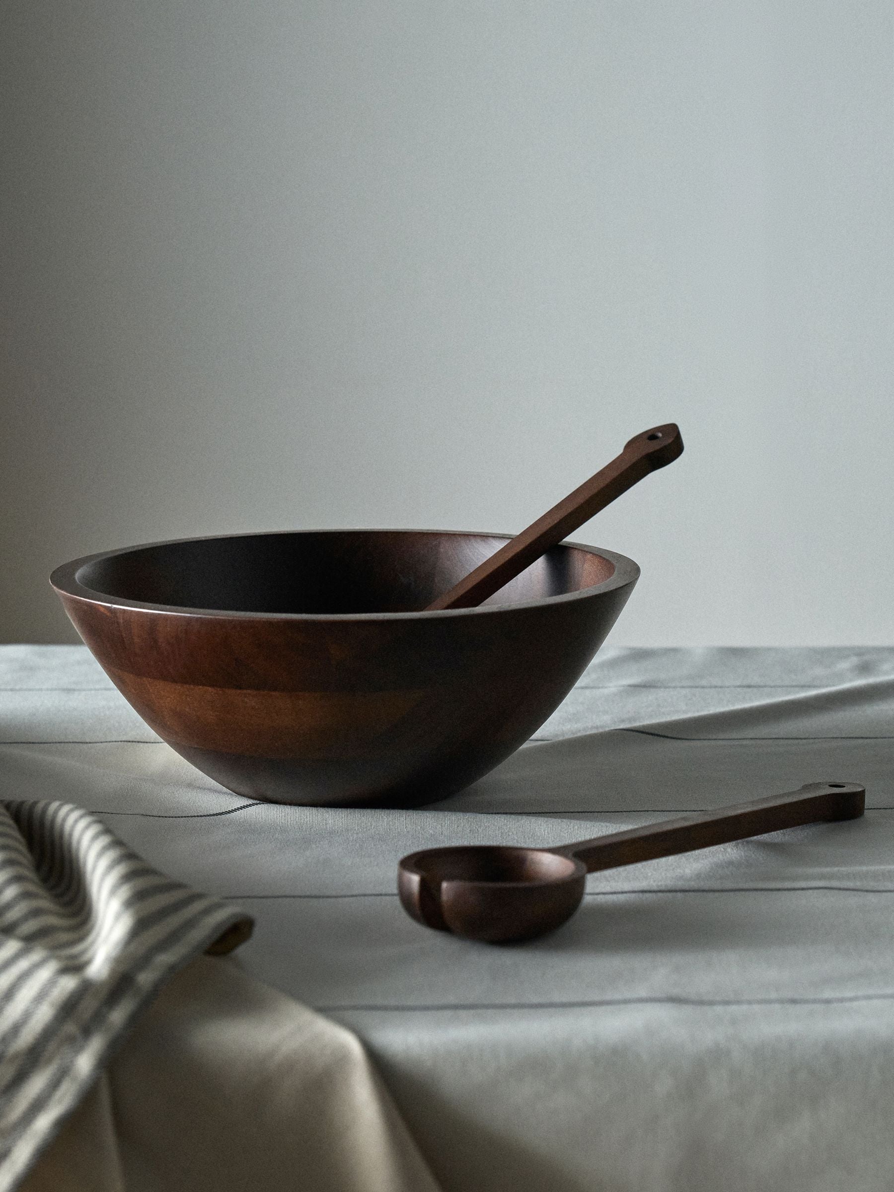 Brown wooden bowl and servers set, UK version