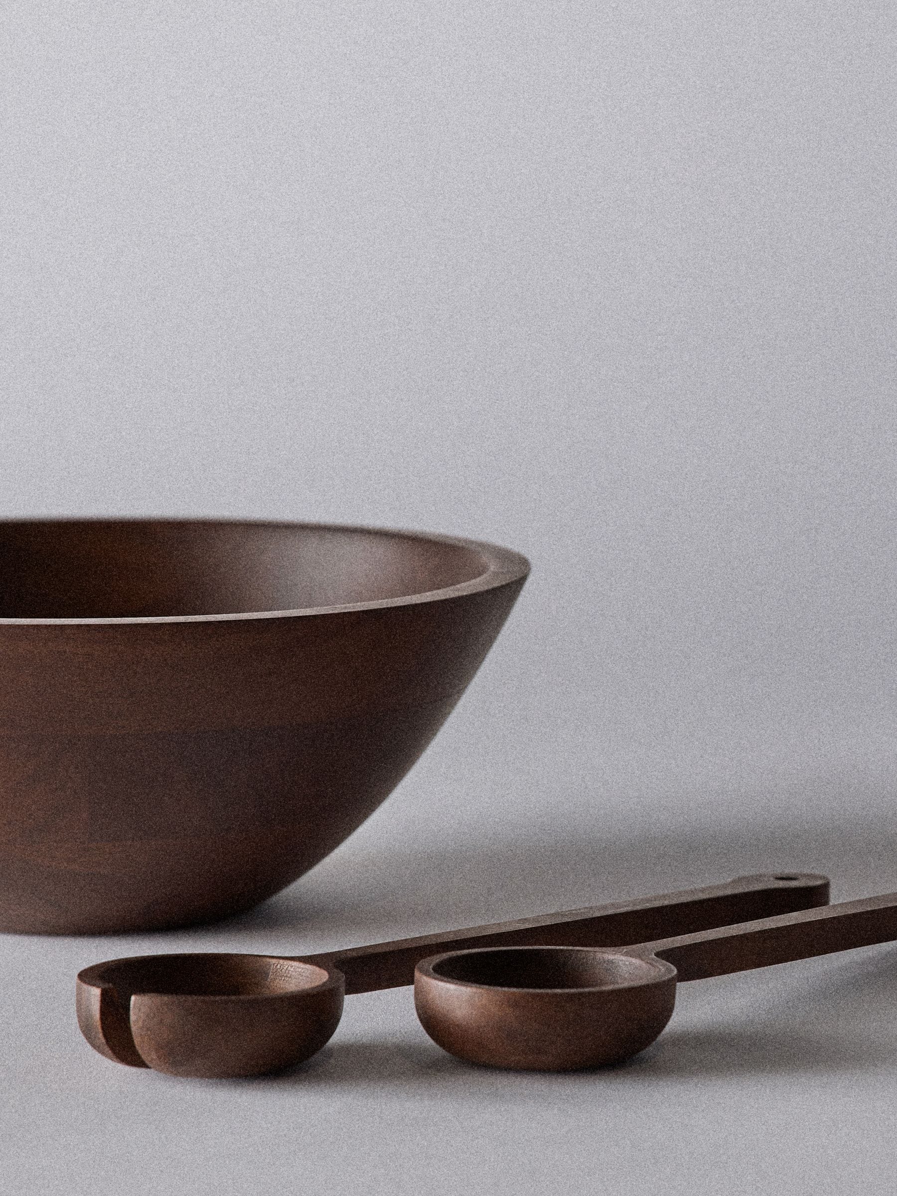 Brown wooden bowl and servers set, UK version