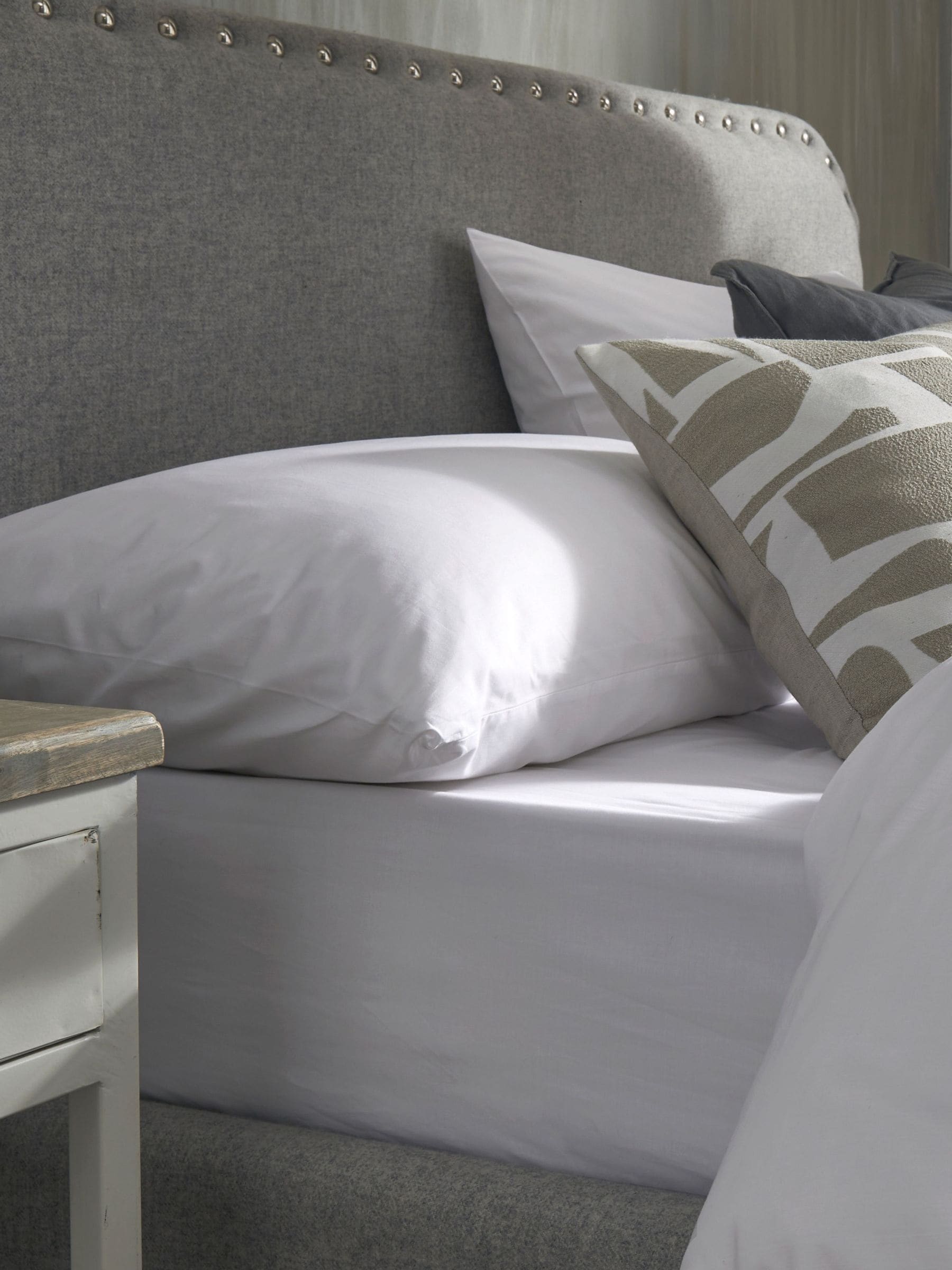 FBC white plain dye fitted sheet - British product