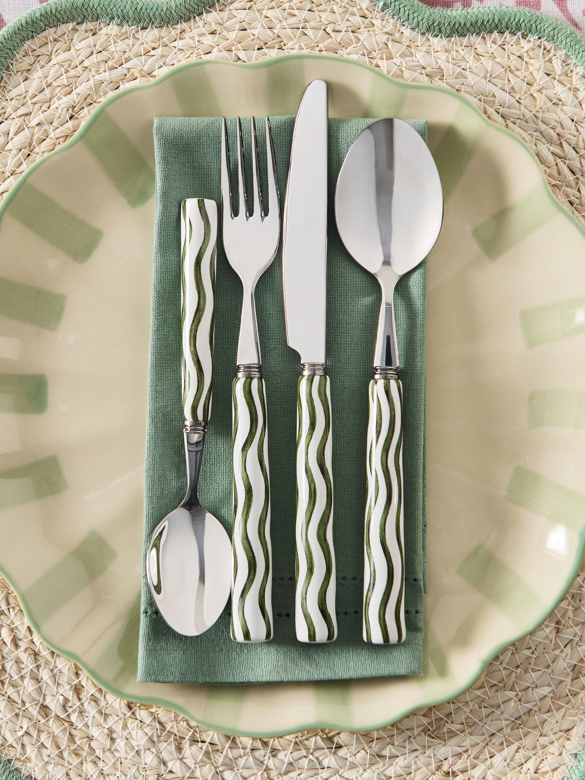 Cutlery set green ceramic handle wiggle pattern 16 piece (British brand)