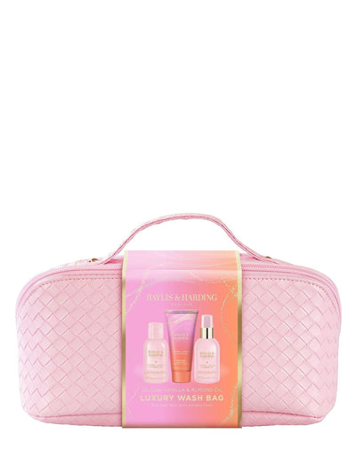 Reise-Kulturbeutel-Set mit Bodyspritz, Körperwäsche und Handcreme je 100ml