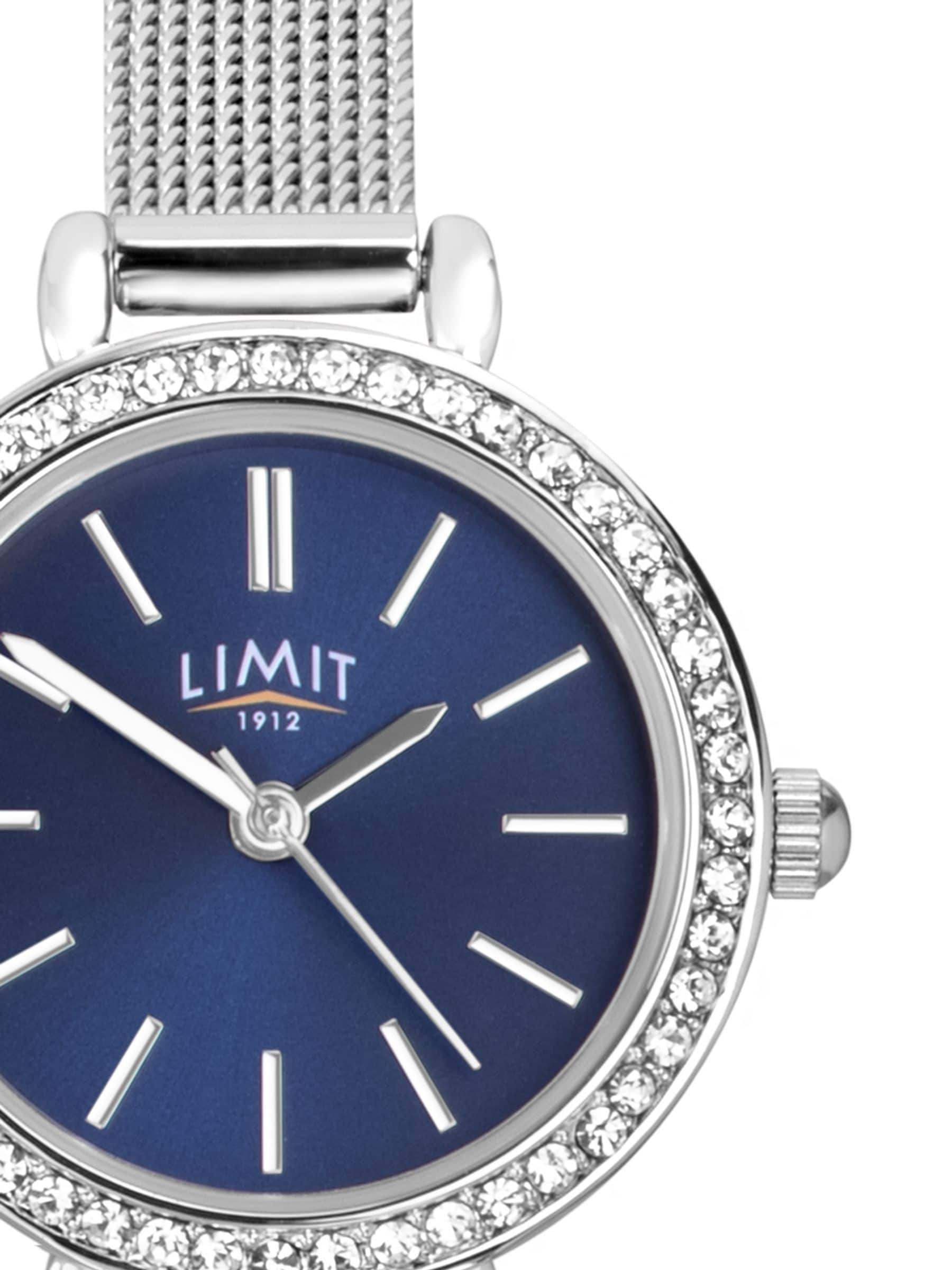 26mm Women's Round Silver Analogue Watch with Blue Sunray Dial and Silver Mesh Strap