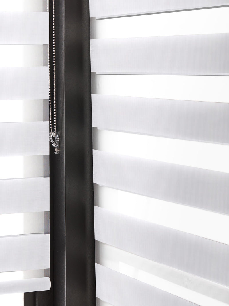 Levina white day and night blind, UK version