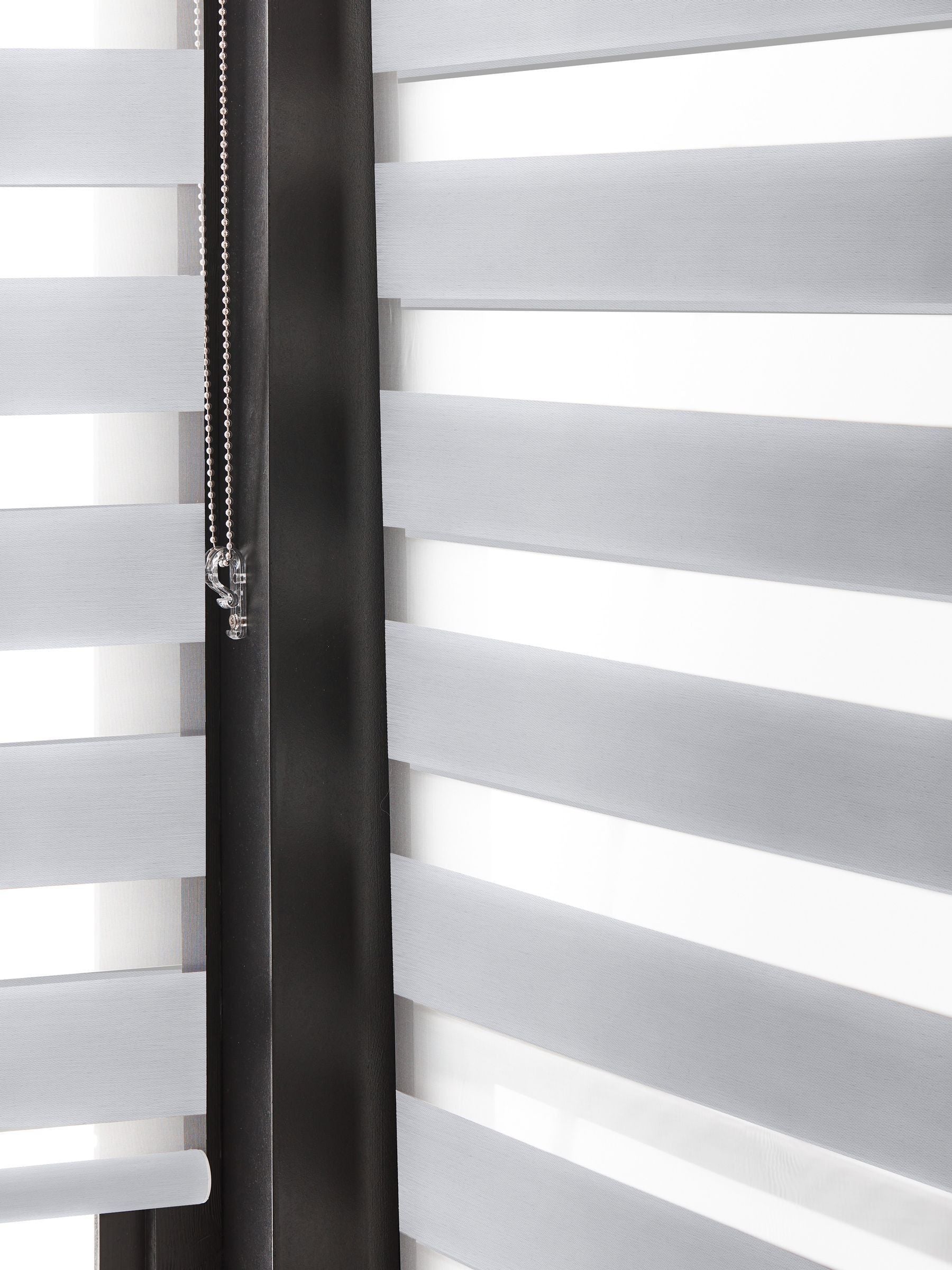 Thar white day and night roller blind - British product