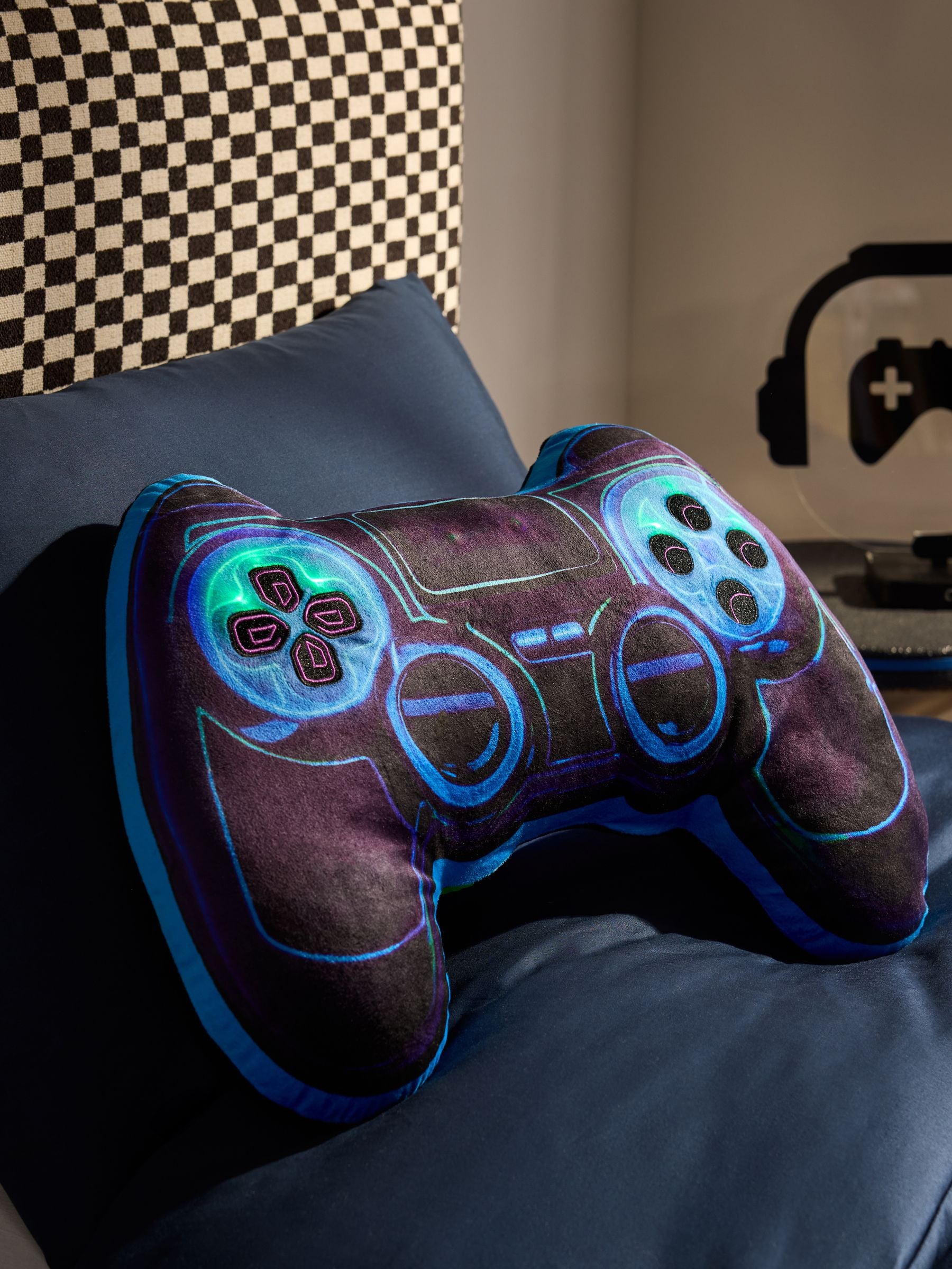 Game controller light up novelty cushion UK version