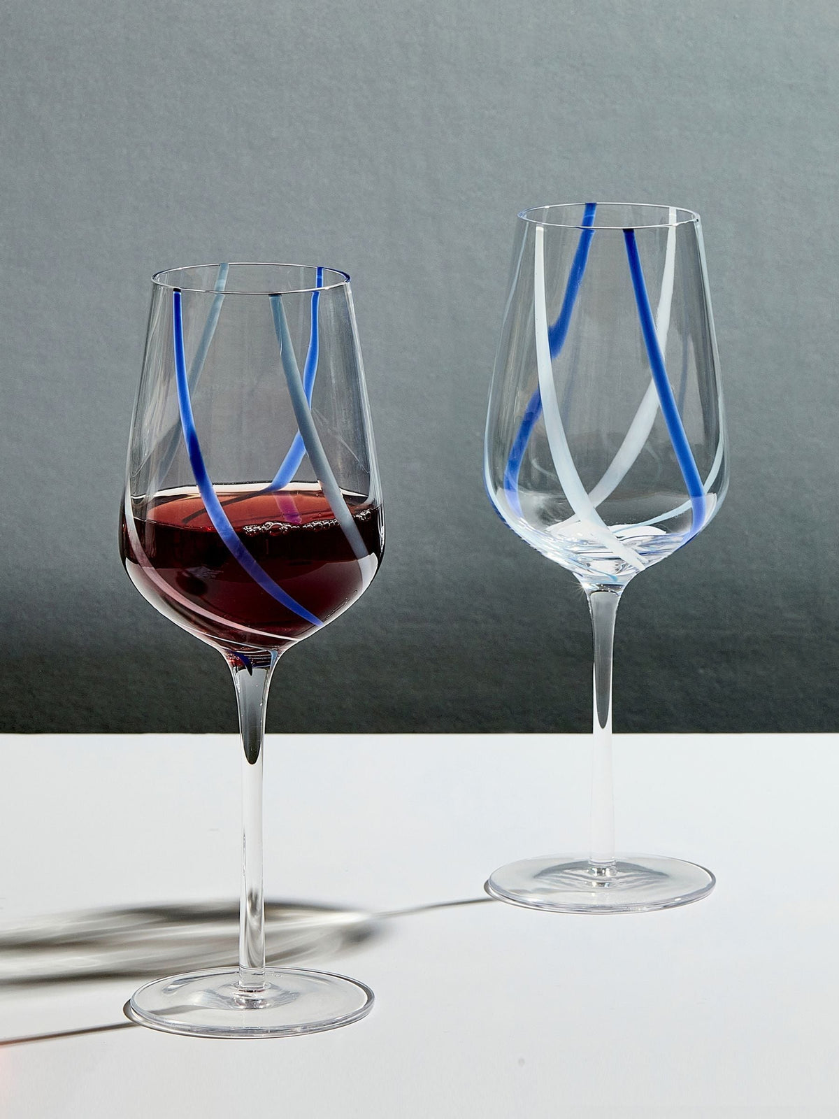 Set of 2 Citrus-Coloured Wine Glasses, 450 ml Capacity