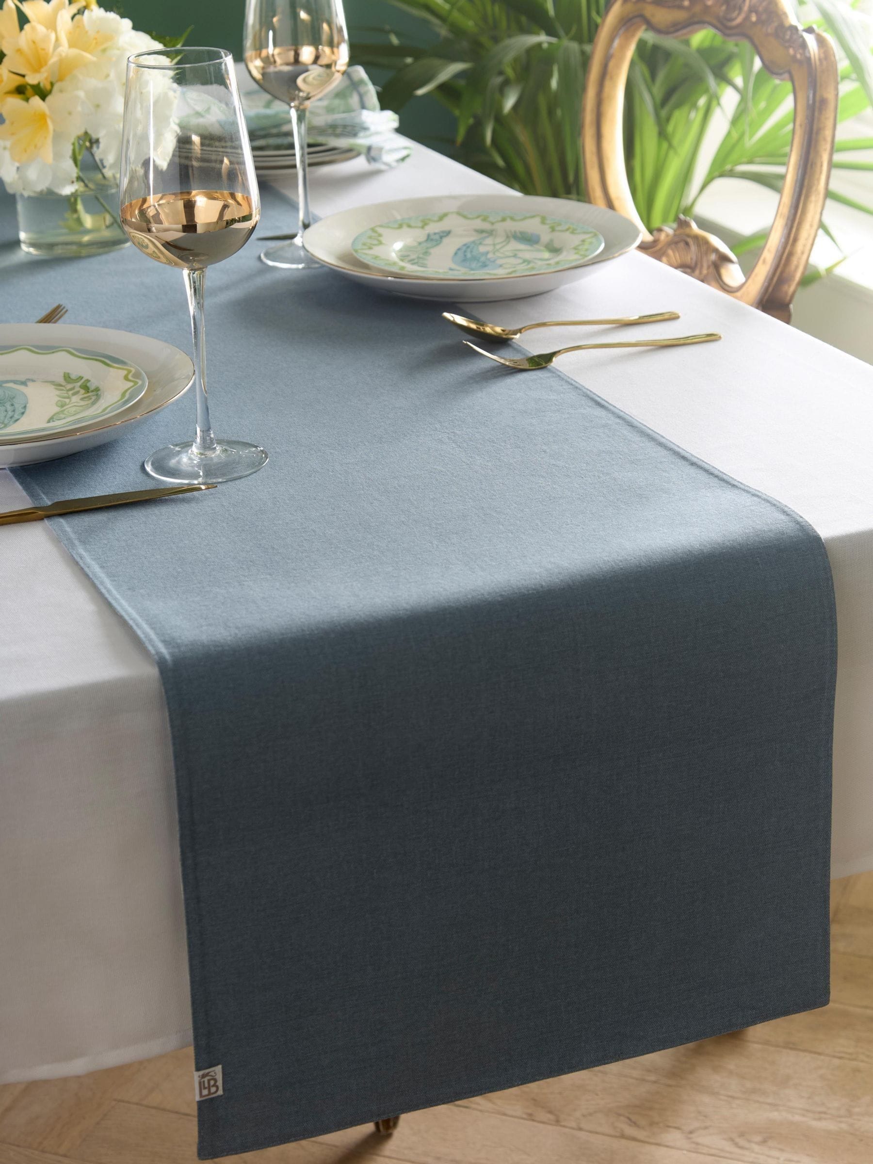 Laurence Llewelyn-Bowen green palm print table runner 230cm x 40cm, UK version