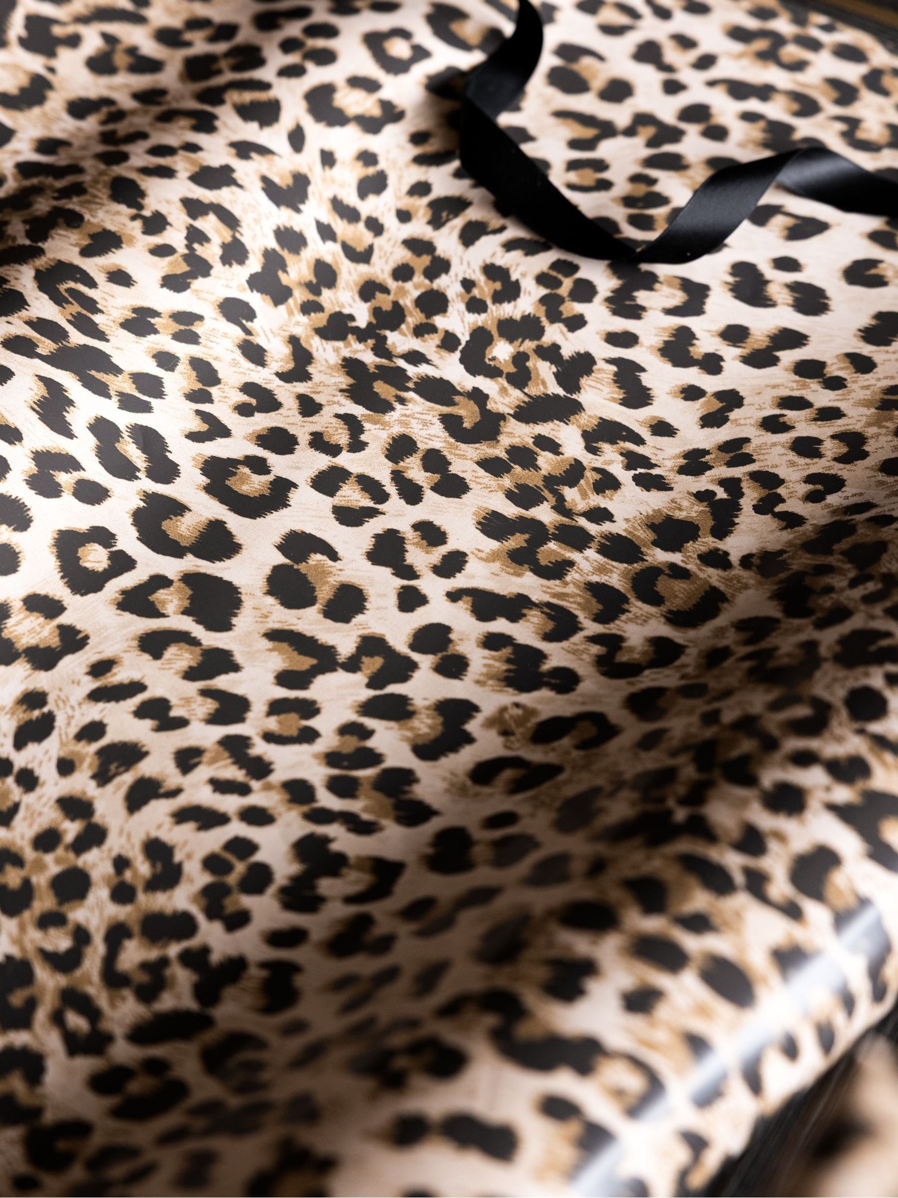Rockett St George animal print wrapping paper 3 metre - British product