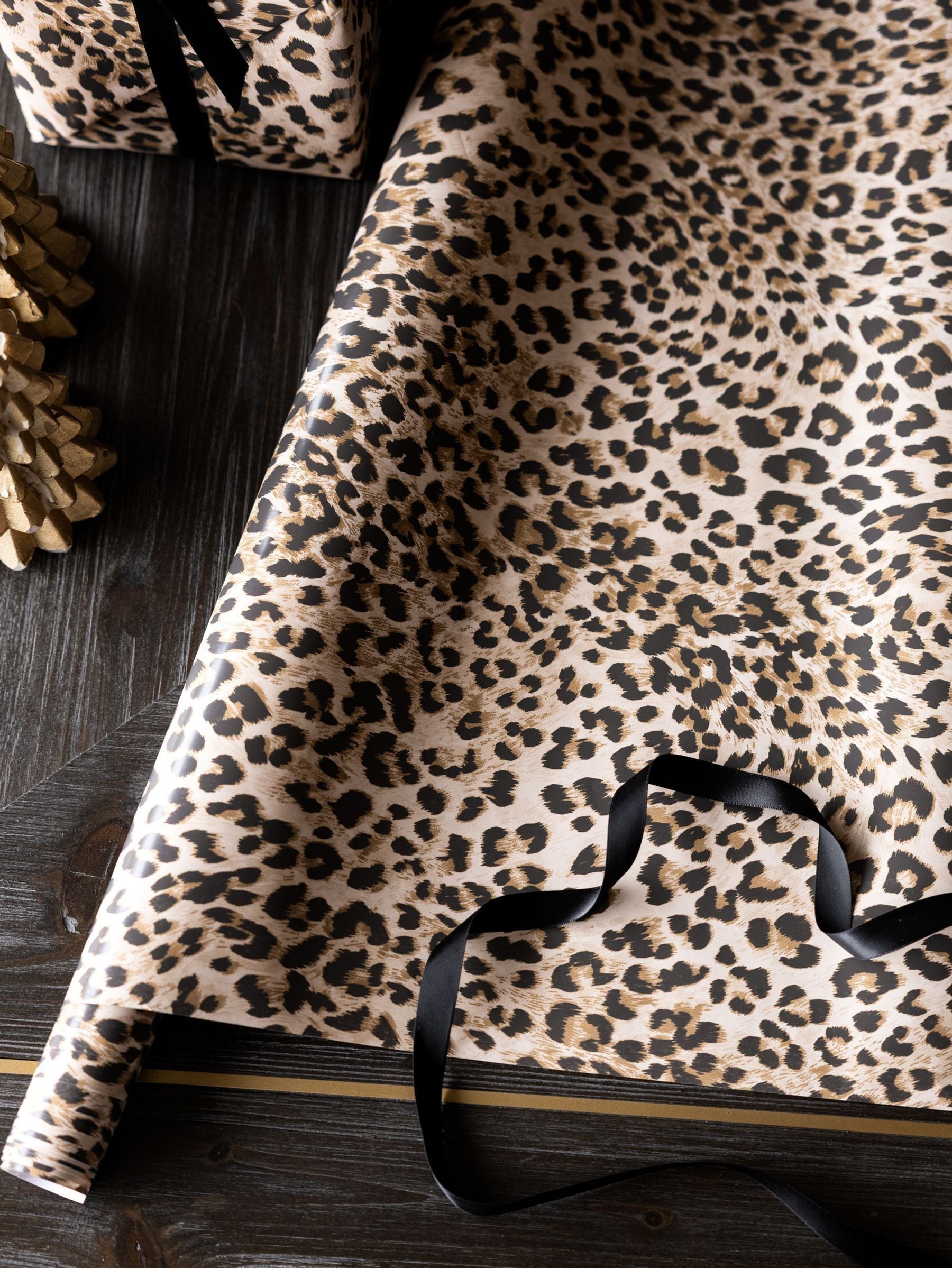 Rockett St George animal print wrapping paper 3 metre - British product
