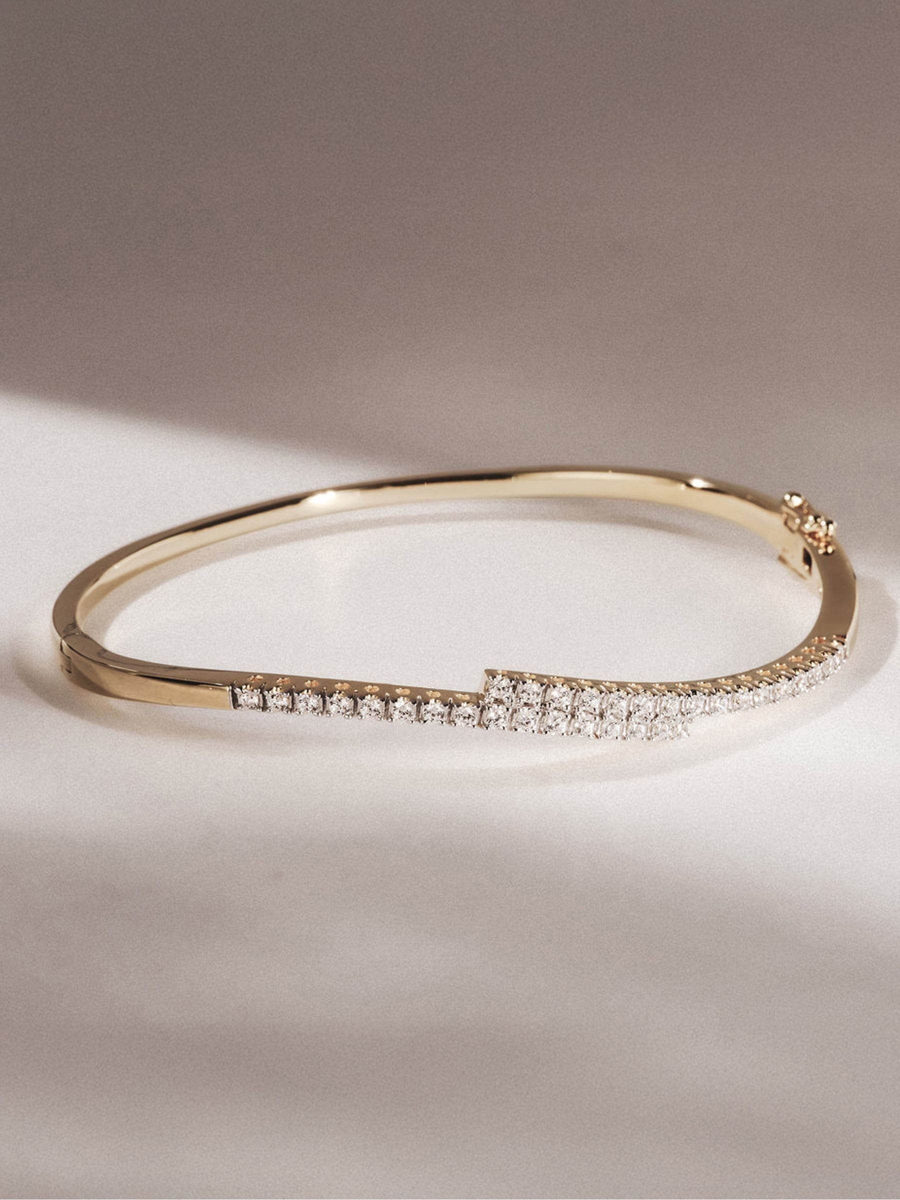 The Diamond Store White Lab Diamond Bangle 0.50ct (British brand)