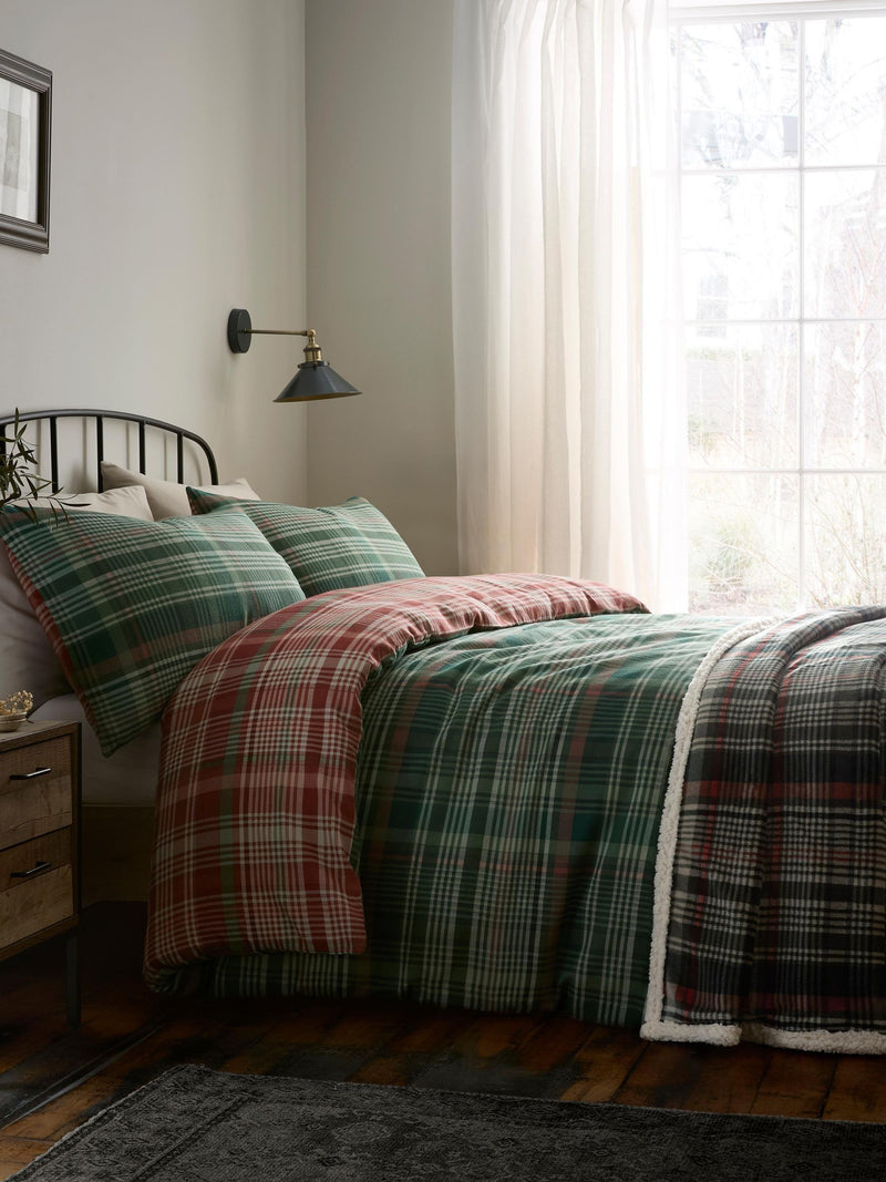 Dreams & Drapes Green Bennet Check Throw 200x150cm (British brand)