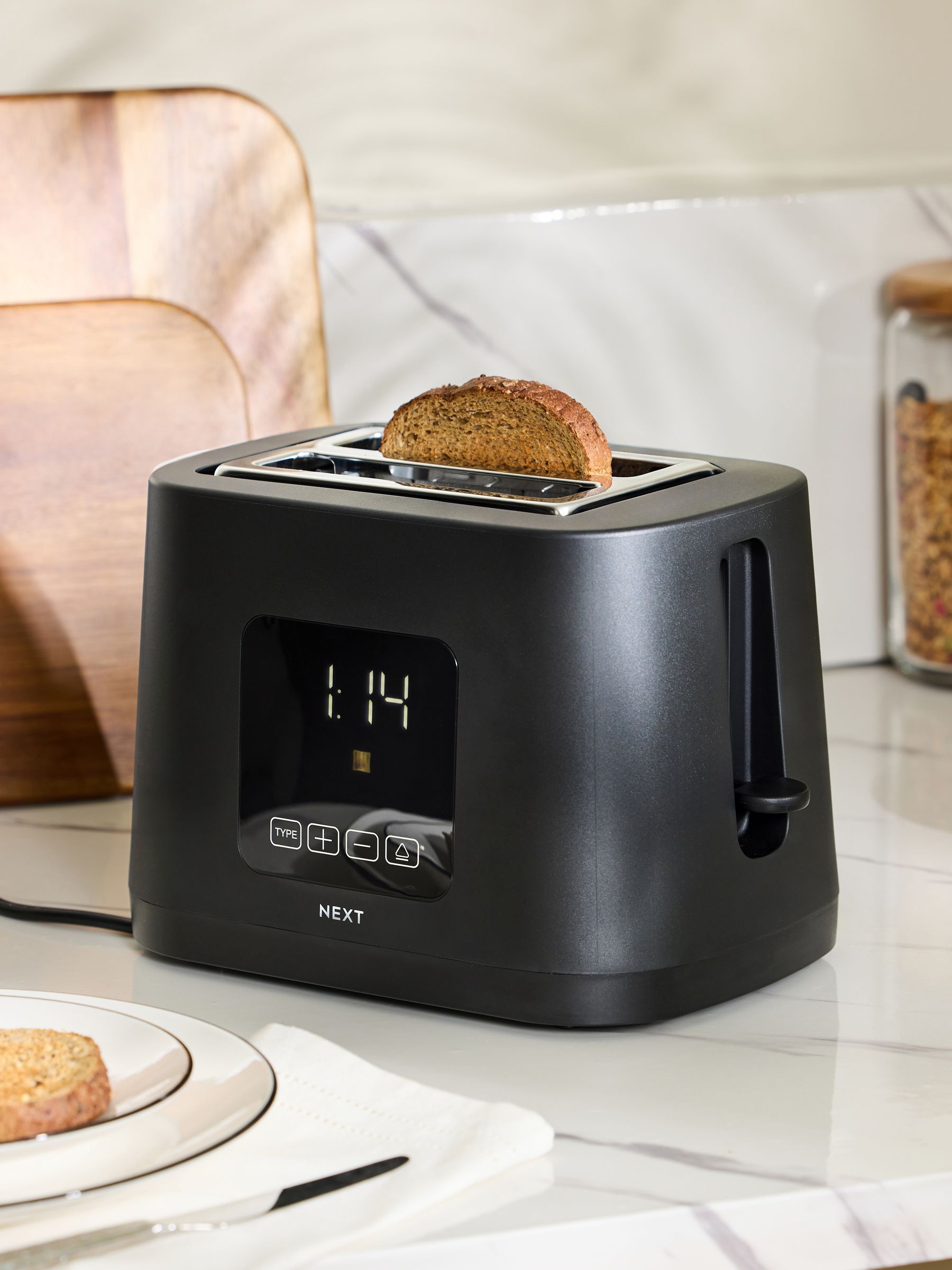 Black 4-slice digital toaster (British brand)