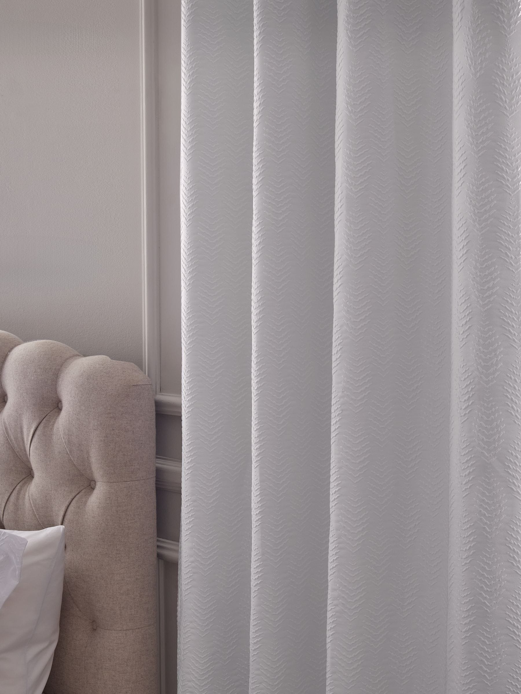 White embossed leaf pattern blackout thermal curtains - British product