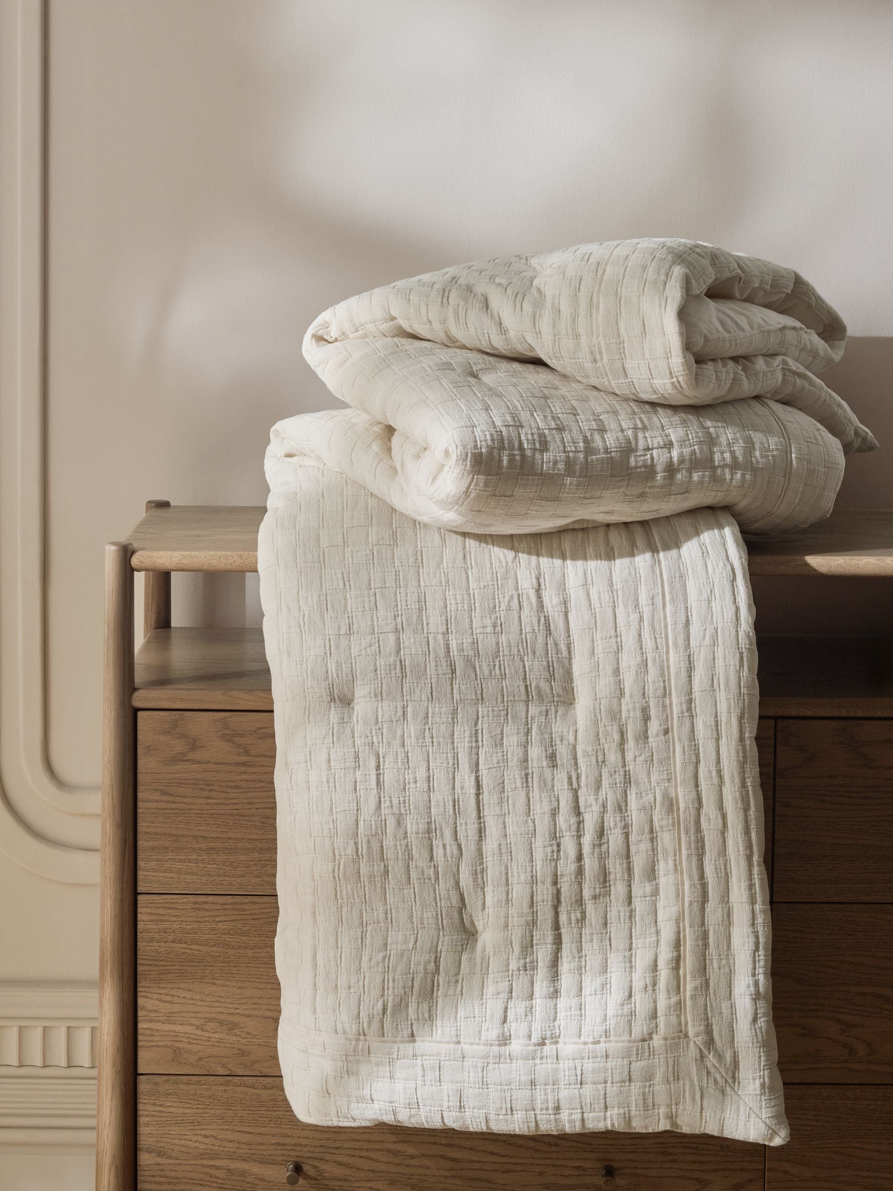 Natural N Premium Check Cotton Bedspread (British brand)