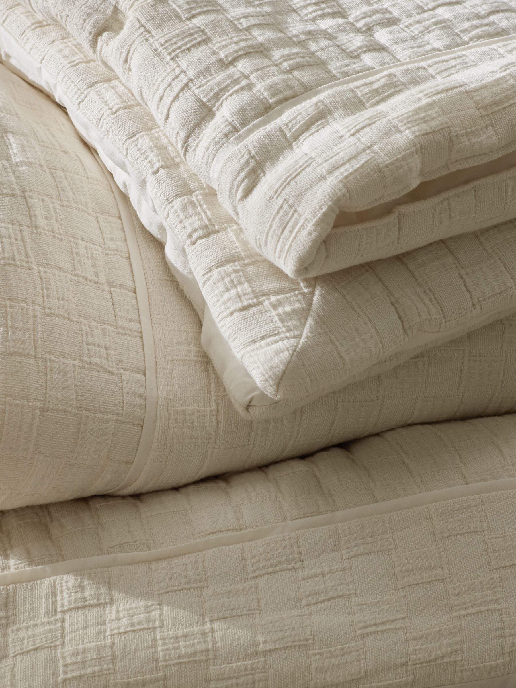 Natural N Premium Check Cotton Bedspread (British brand)