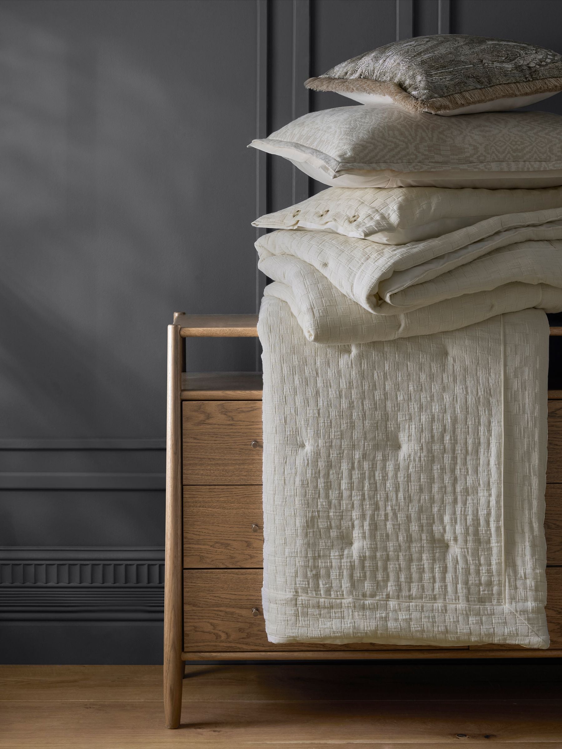 Natural N Premium Check Cotton Bedspread (British brand)