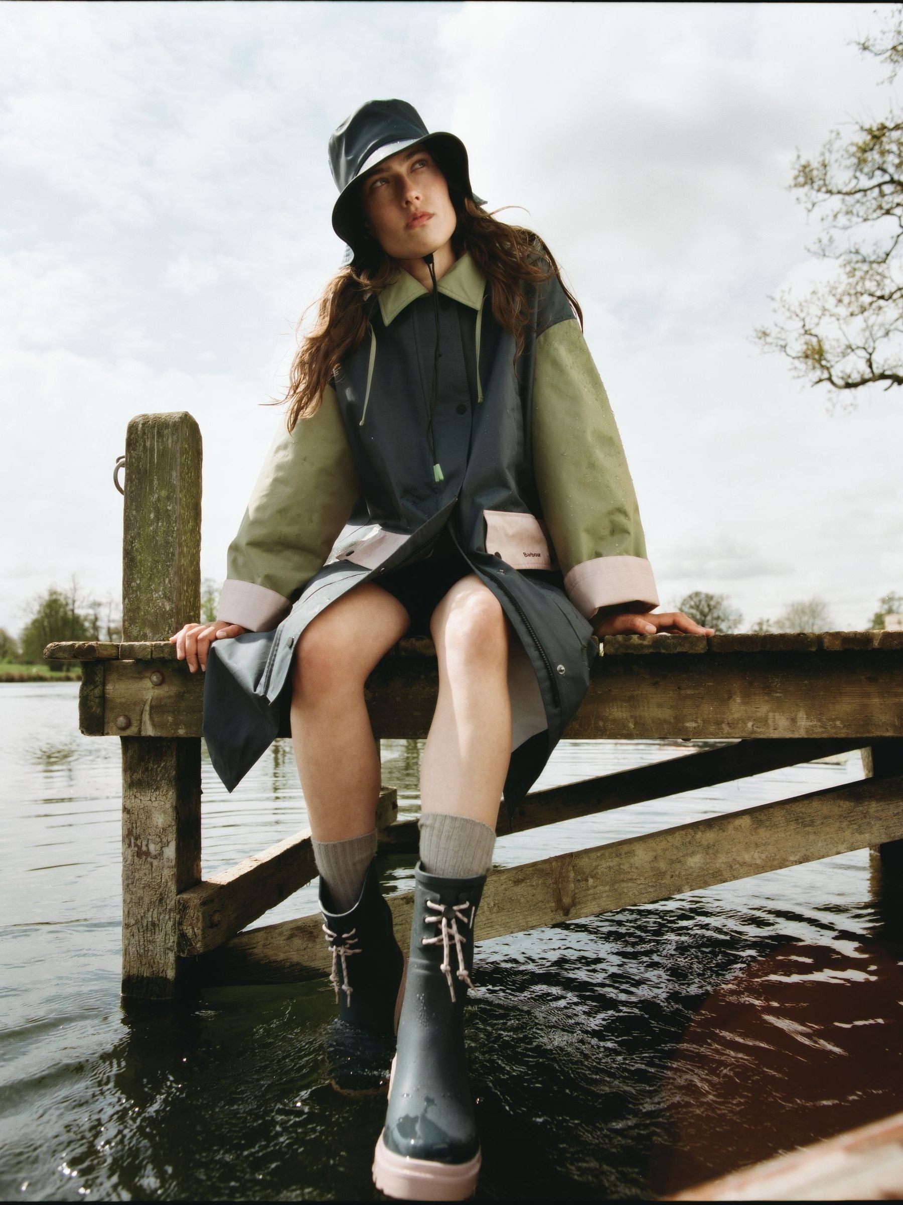 Barbour Thorpe showerproof bucket hat, imported from the UK