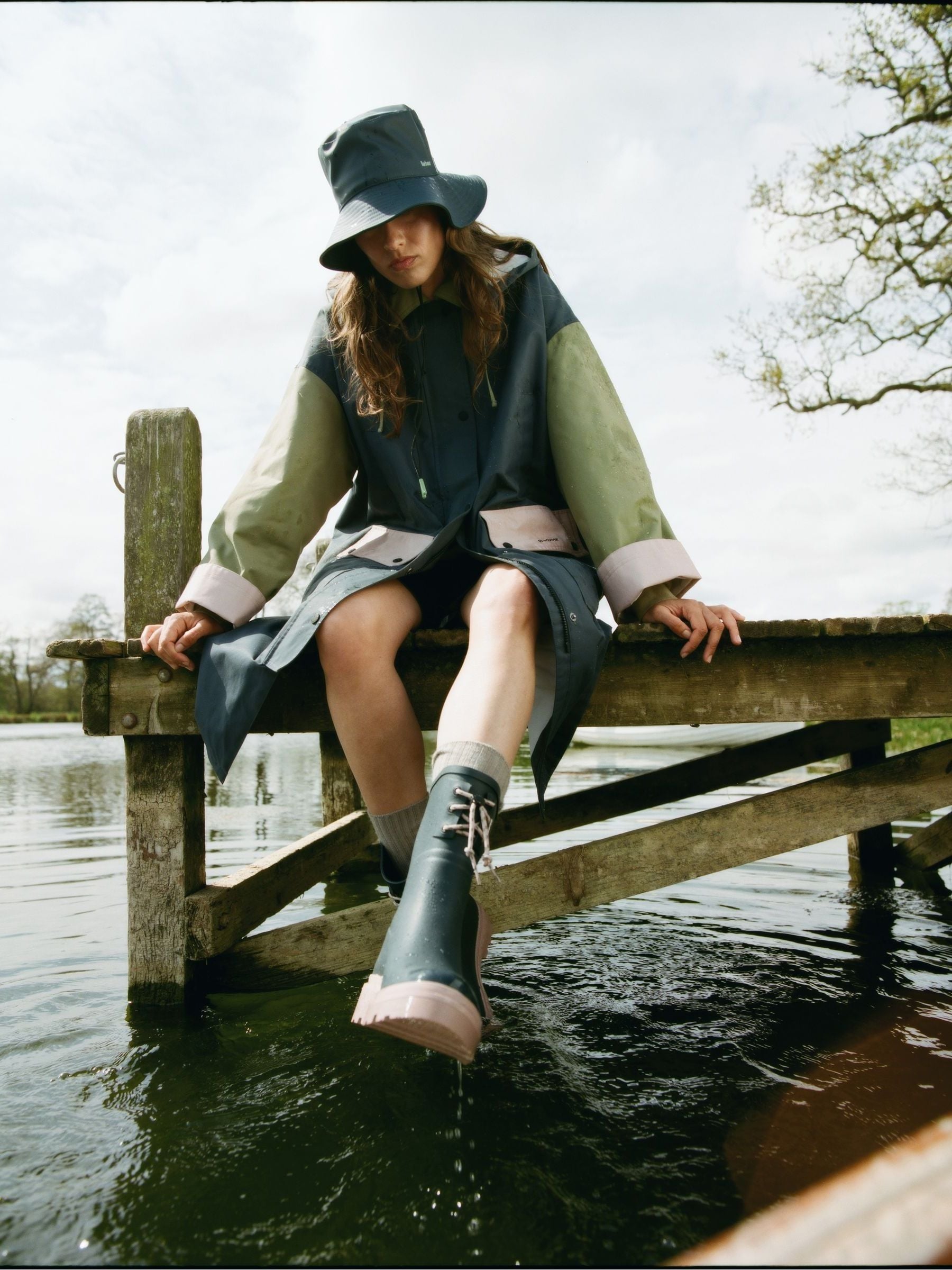 Barbour Thorpe showerproof bucket hat, imported from the UK