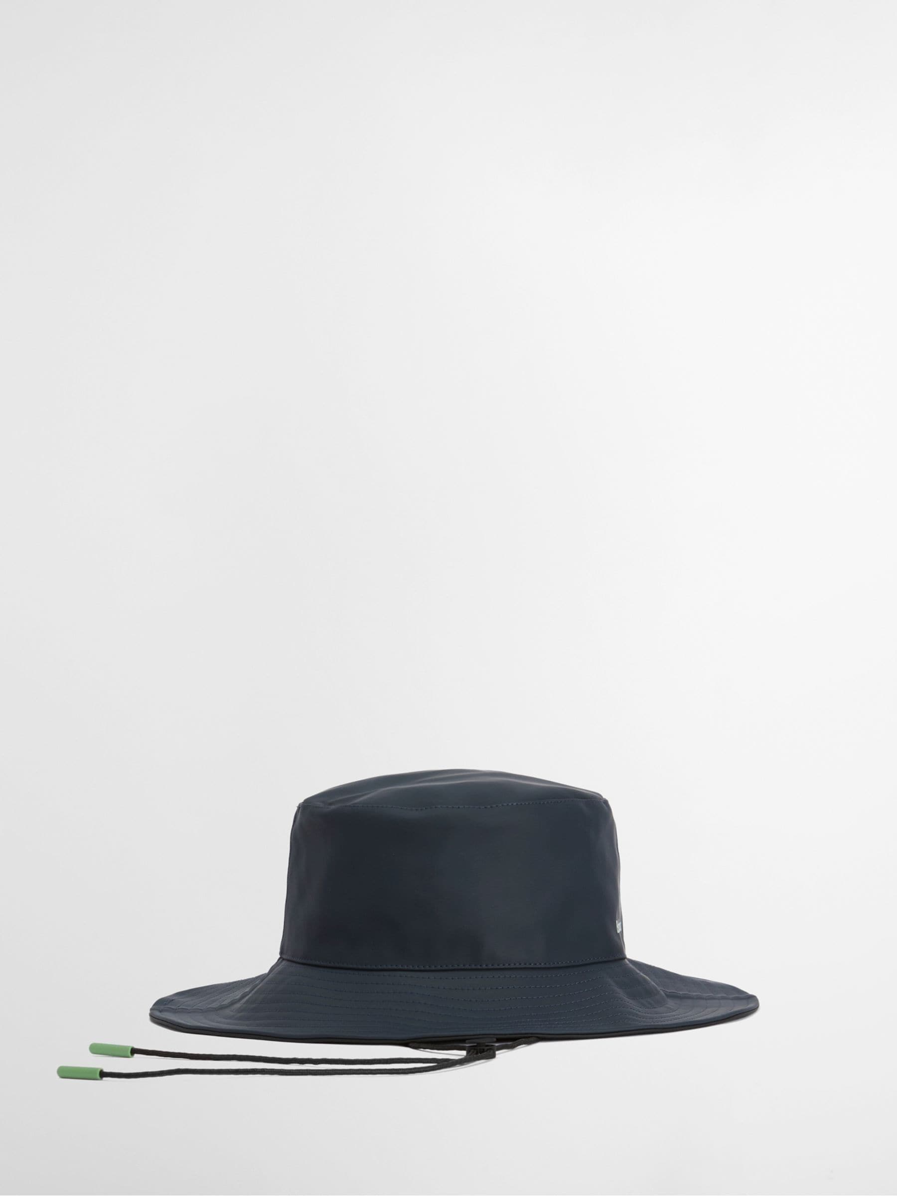 Barbour Thorpe showerproof bucket hat, imported from the UK