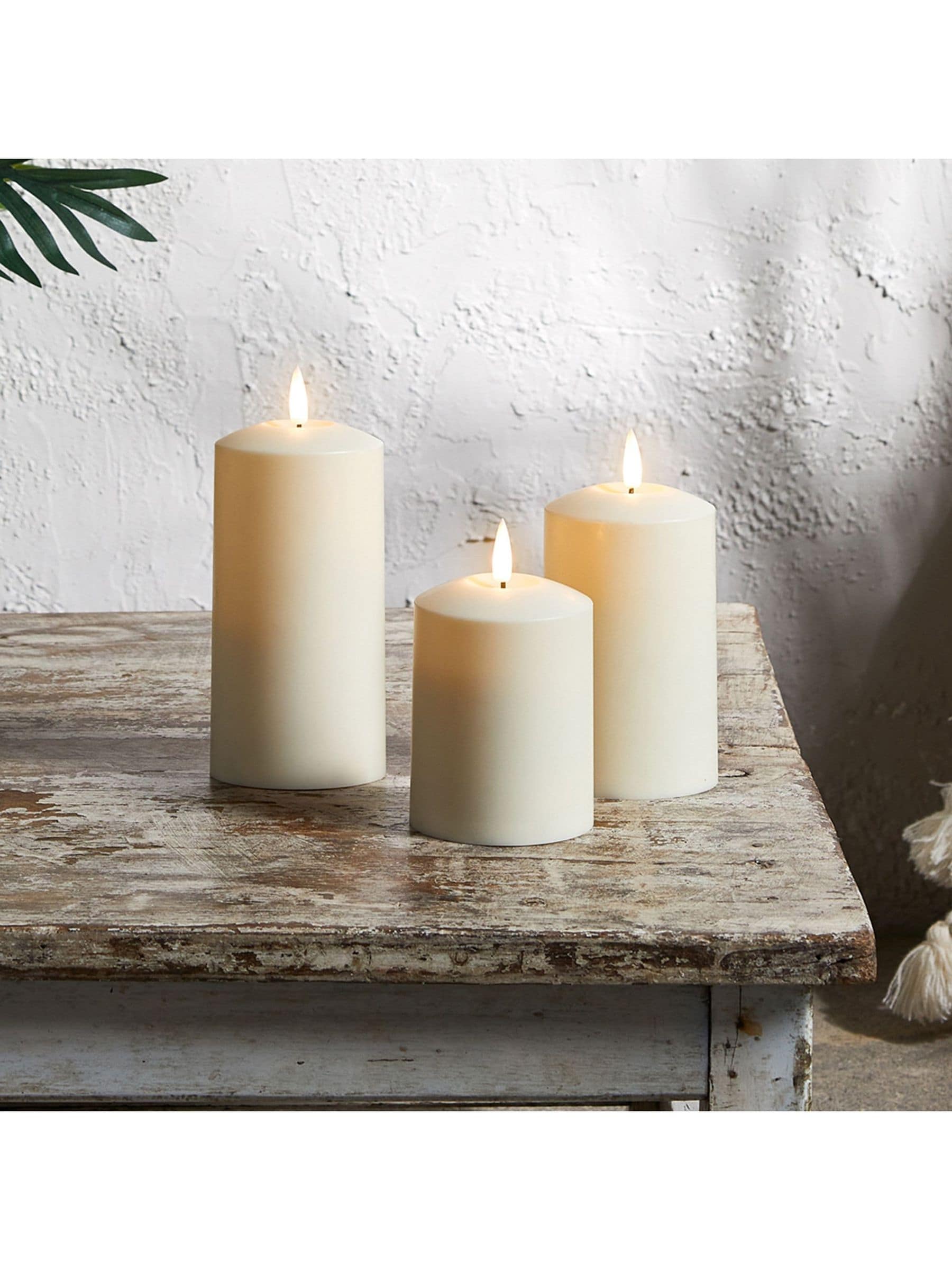 Lights4fun TruGlow outdoor LED candle trio 15cm, UK version