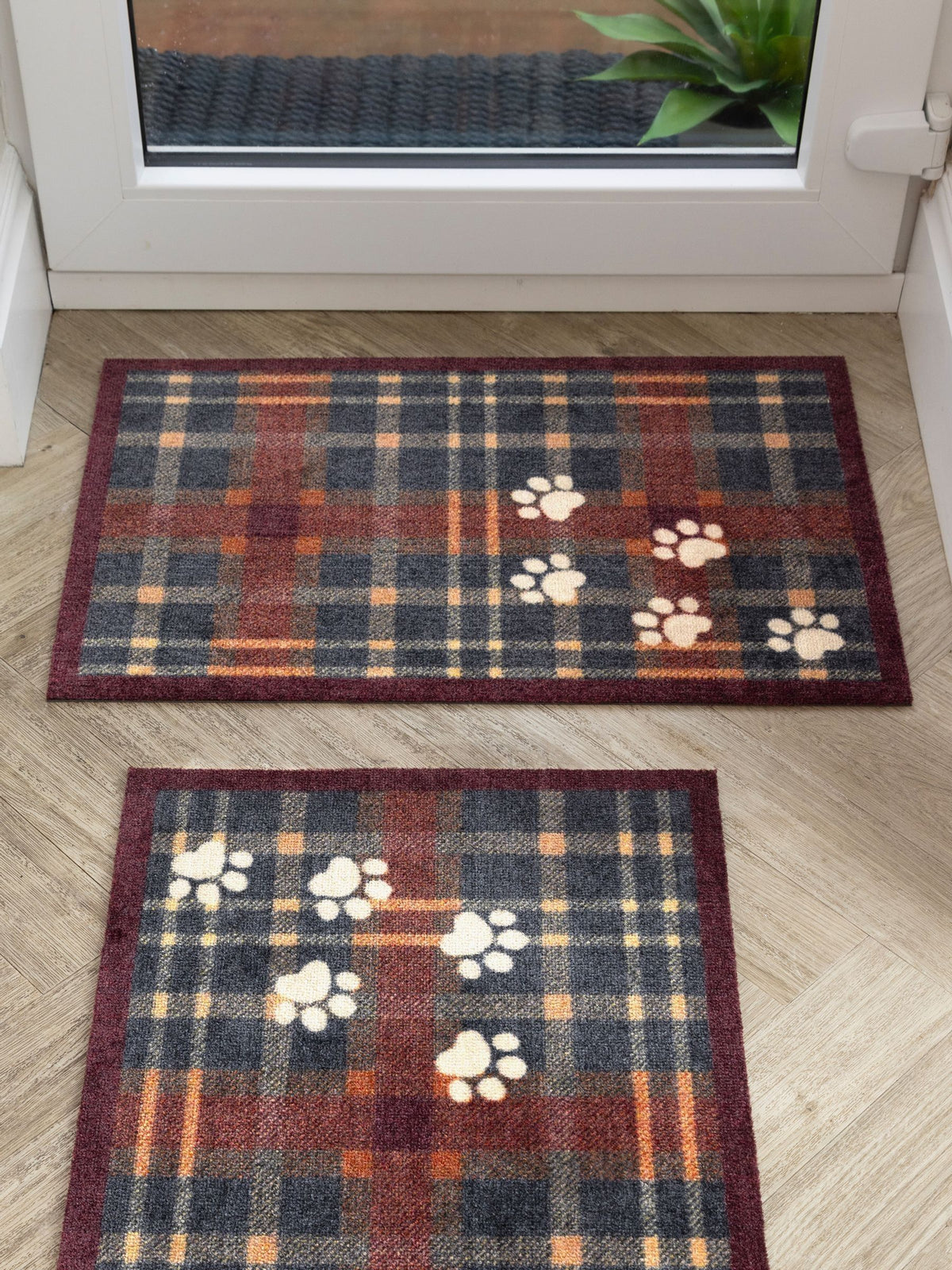 Howler & Scratch blue plaid pet mat 50x75cm, imported from the UK
