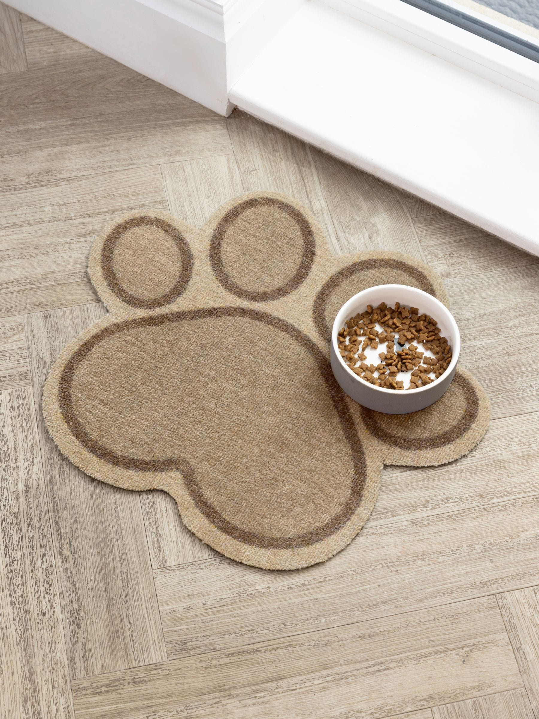 Howler & Scratch beige paw food mat 56cm, UK version