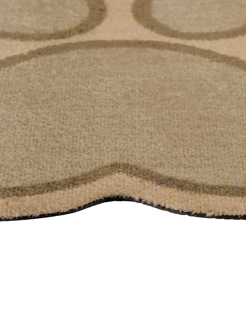 Howler & Scratch beige paw food mat 56cm, UK version