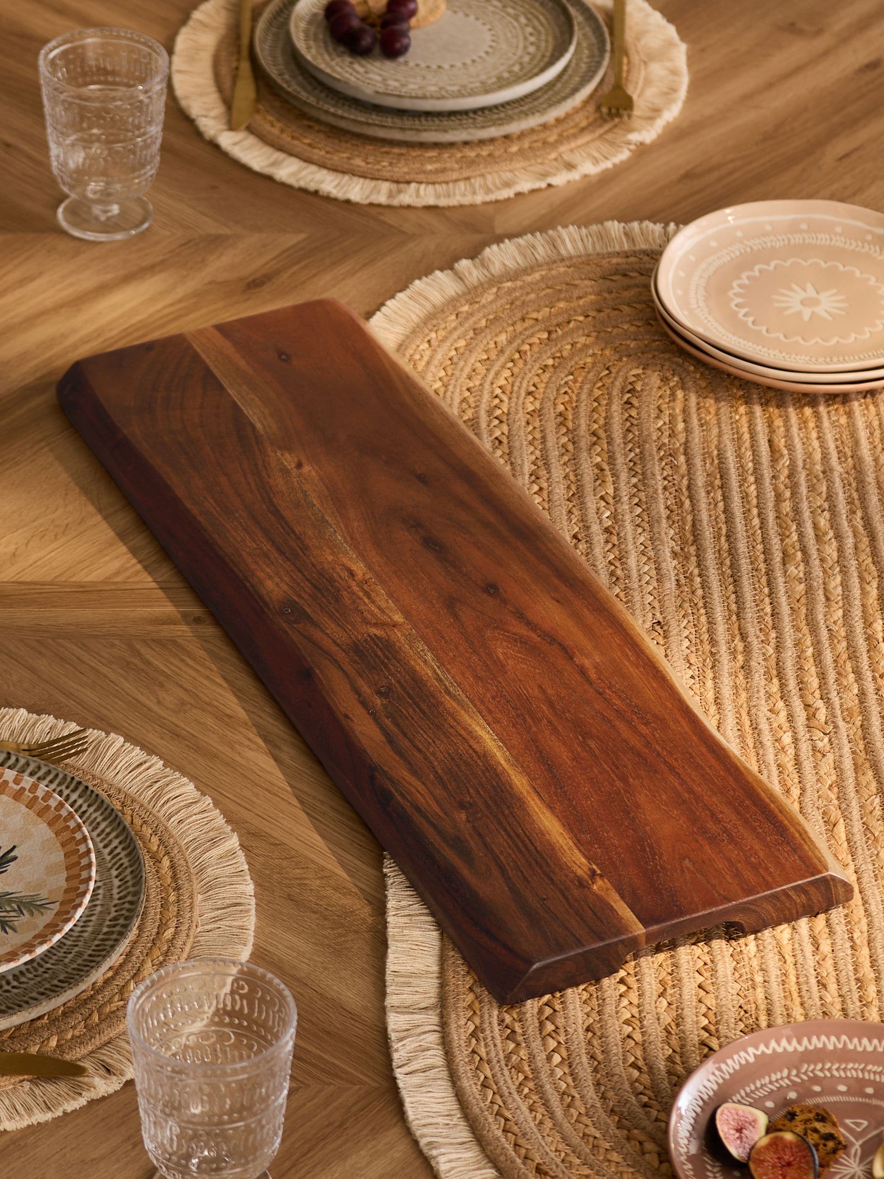 large live edge acacia wood charcuterie board, UK version