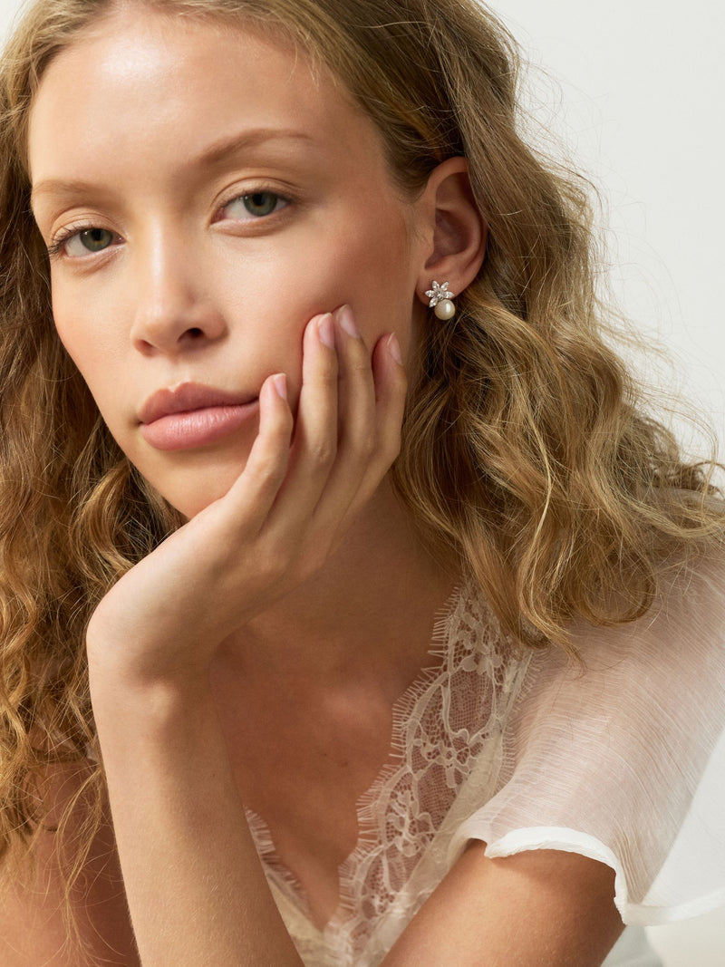 Sterling silver pearl flower stud earrings - British product