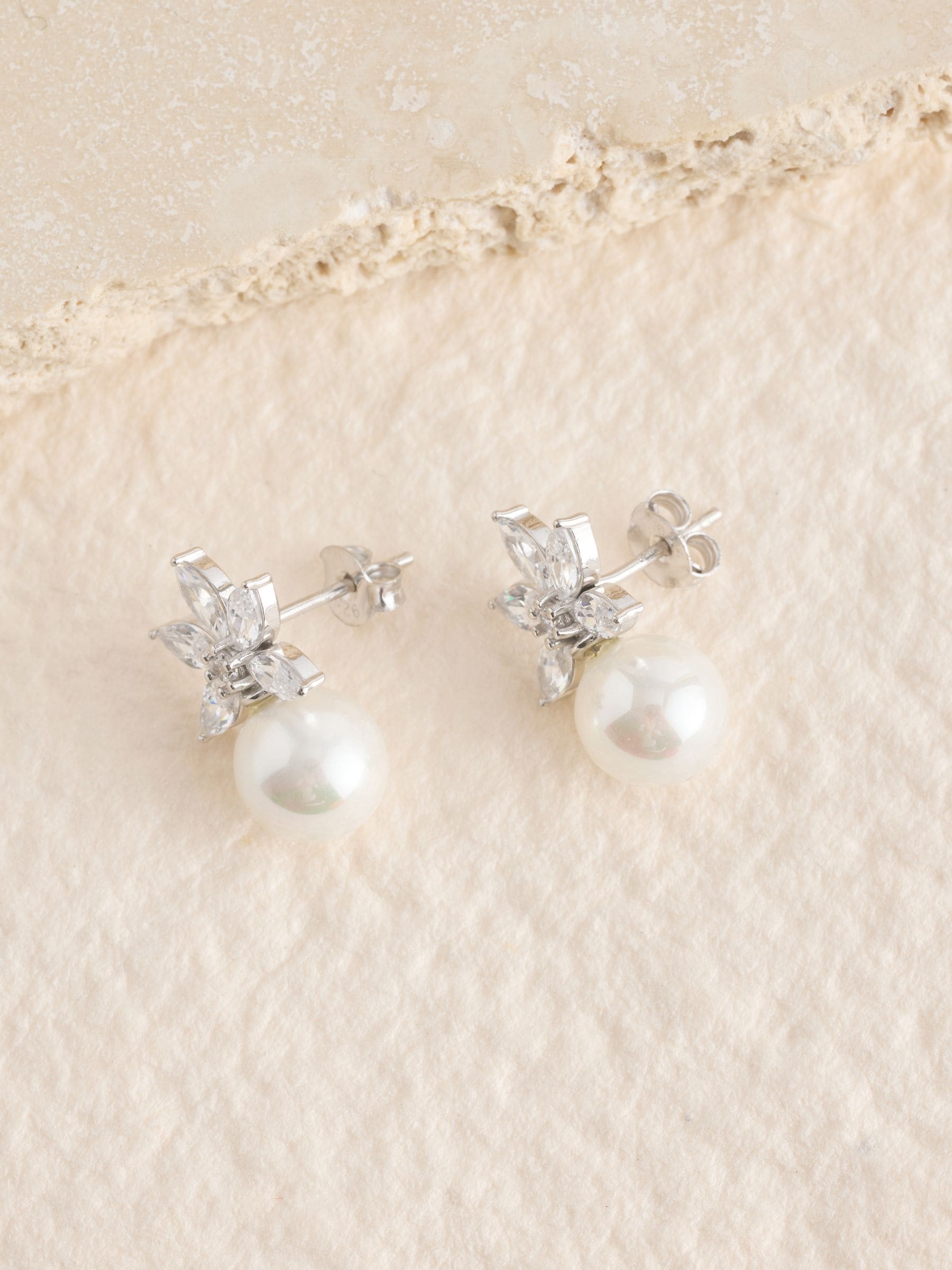 Sterling silver pearl flower stud earrings - British product