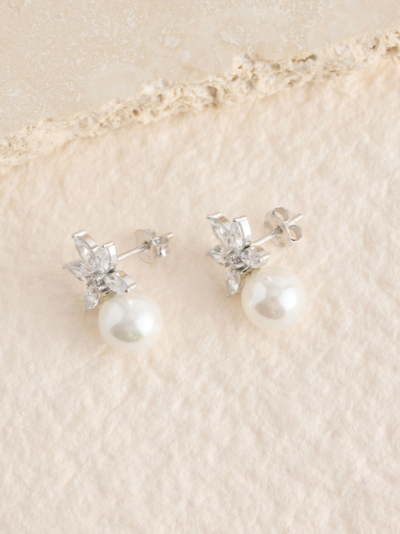 Sterling silver pearl flower stud earrings - British product
