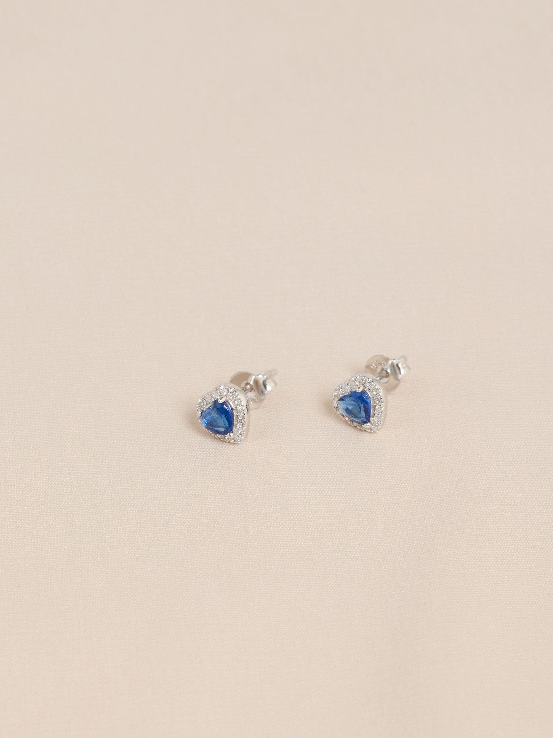 Sterling silver heart stud earrings - British product