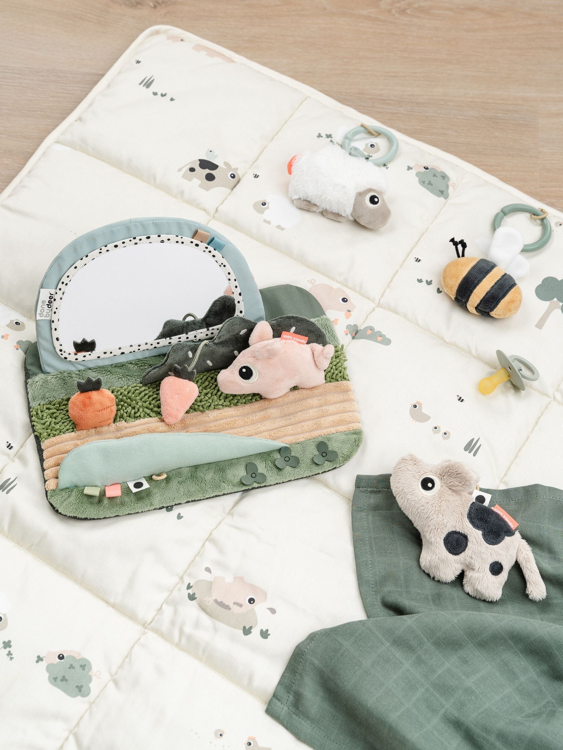 Done by Deer sensory mirror Tiny Farm Mix - British product