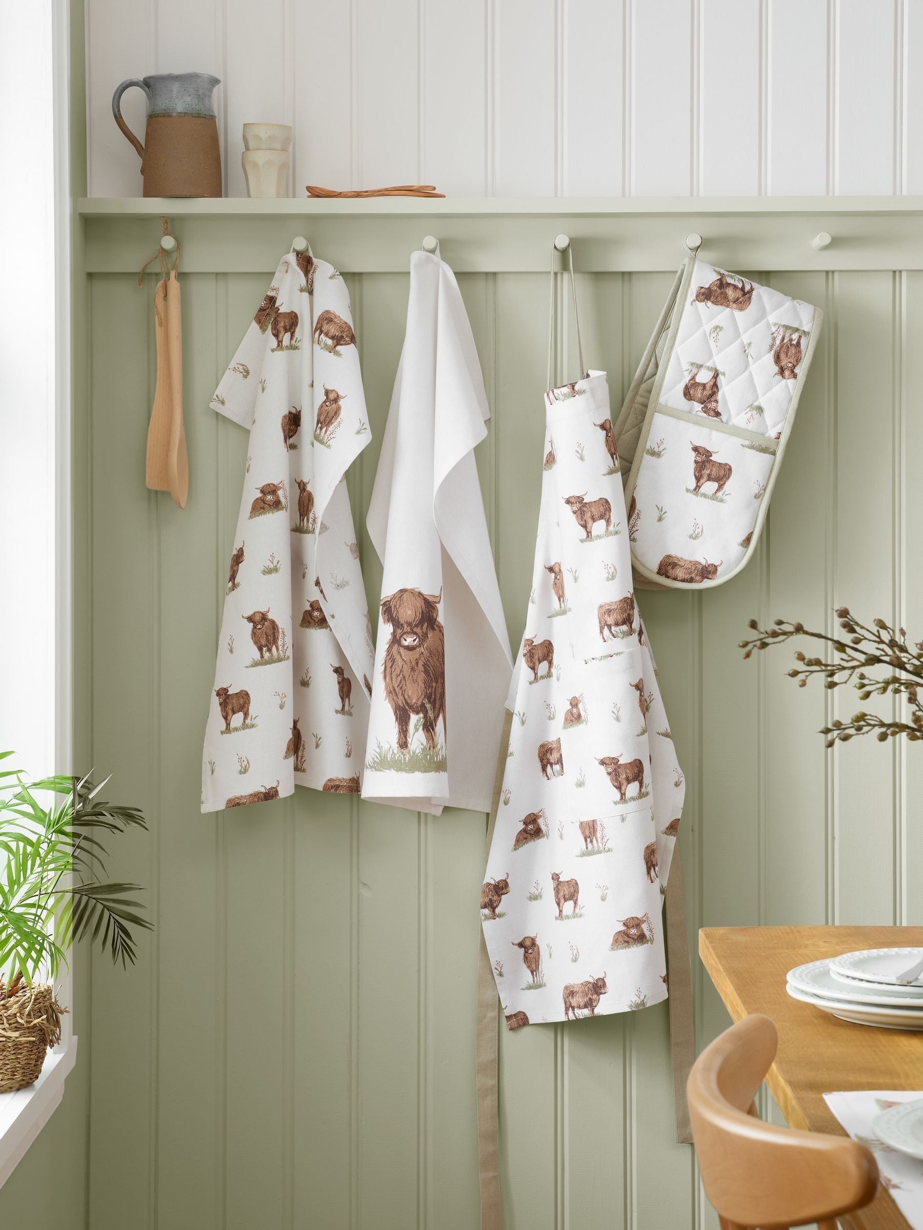 Catherine Lansfield cotton tea towel Highland cow 70x50cm (British brand)