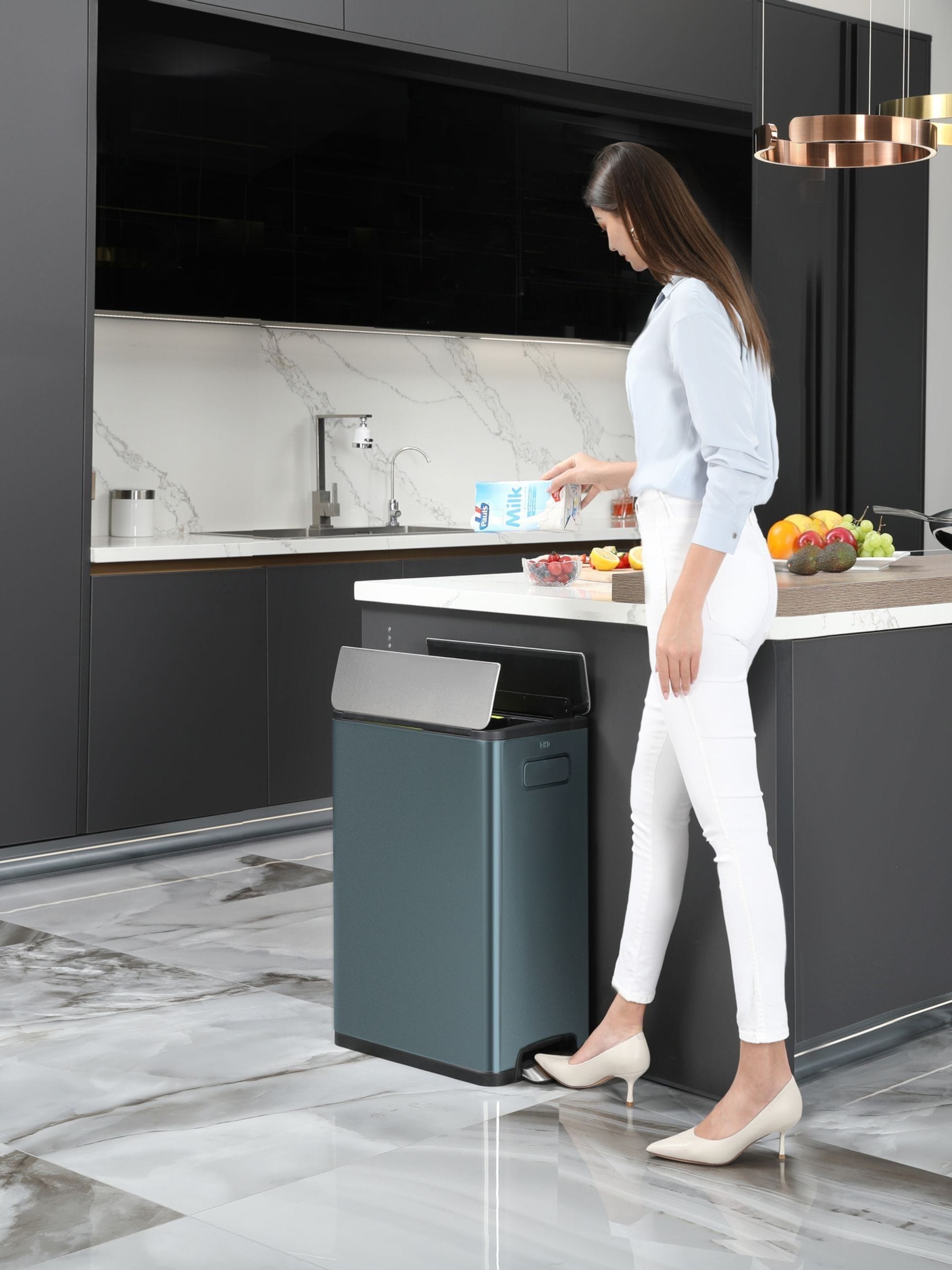 Eko Titanium Blue Ecofly stainless steel bin 20L (British brand)