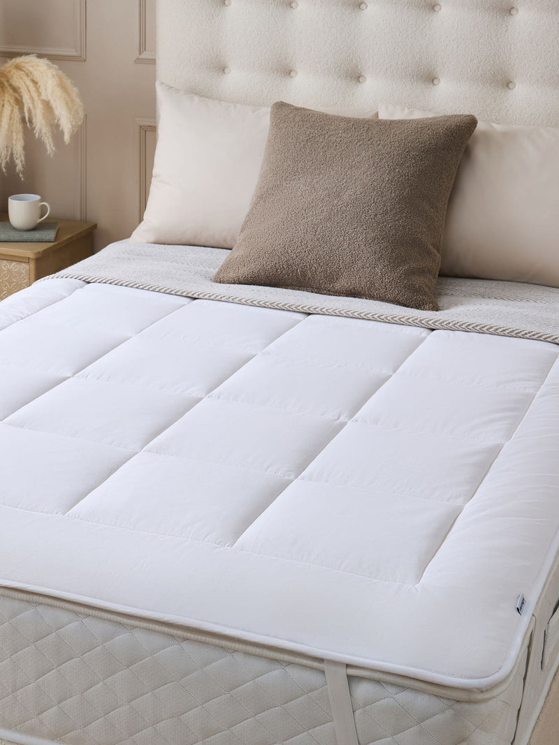 Silentnight white wool mattress topper (British brand)