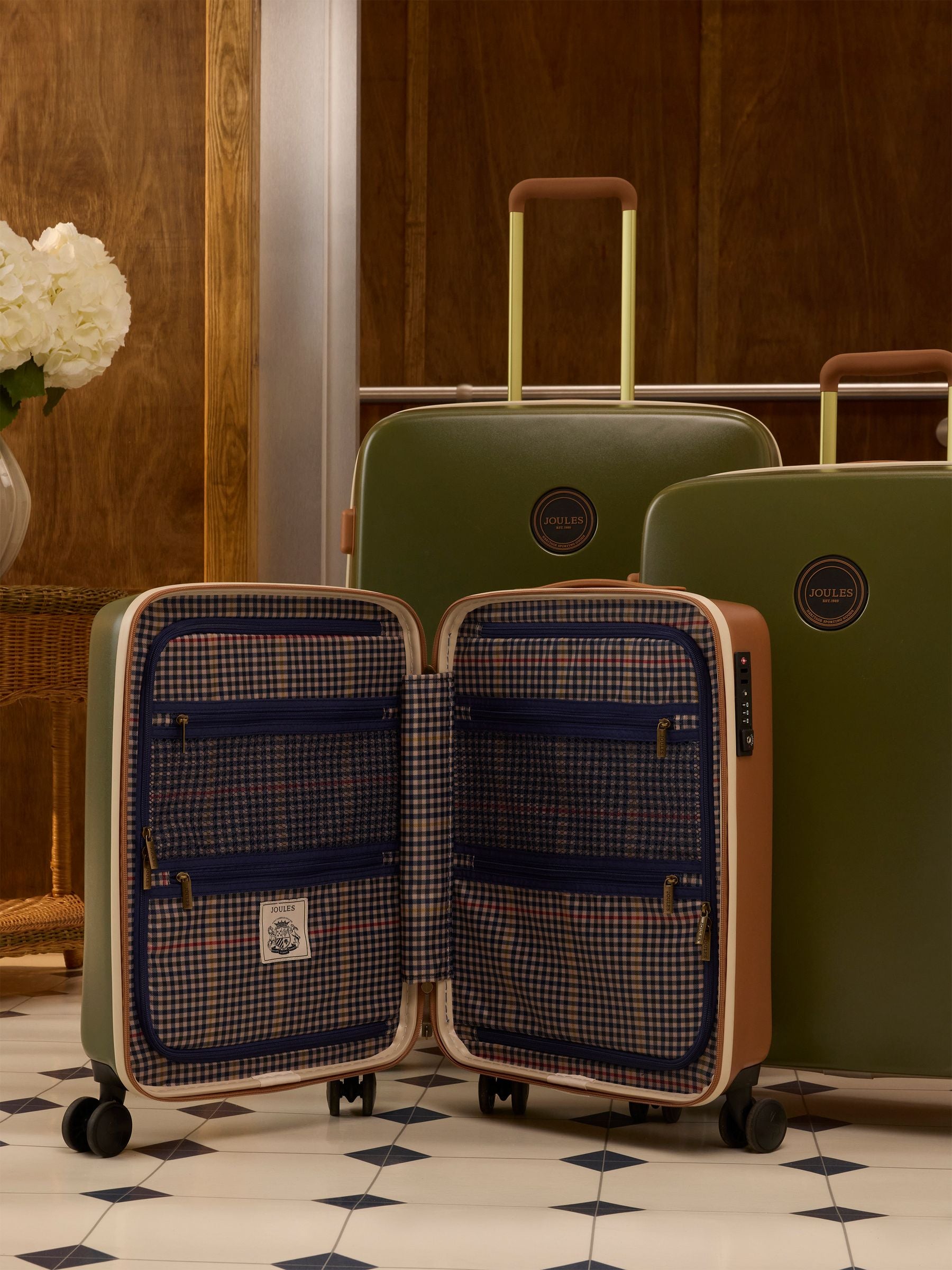 Joules Colourblock large hard shell suitcase (British brand)