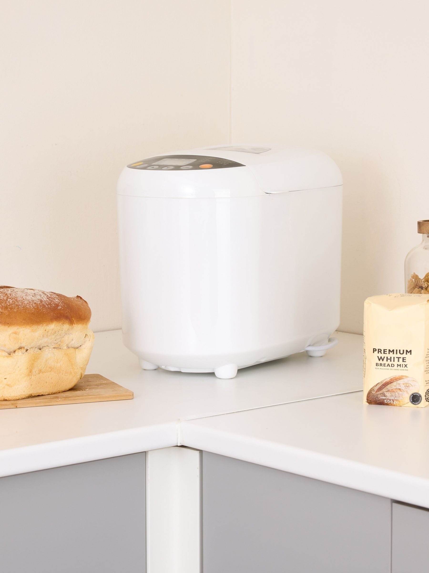 Hamilton Beach White Essential Quick Bake 19-in-1 Bread Maker